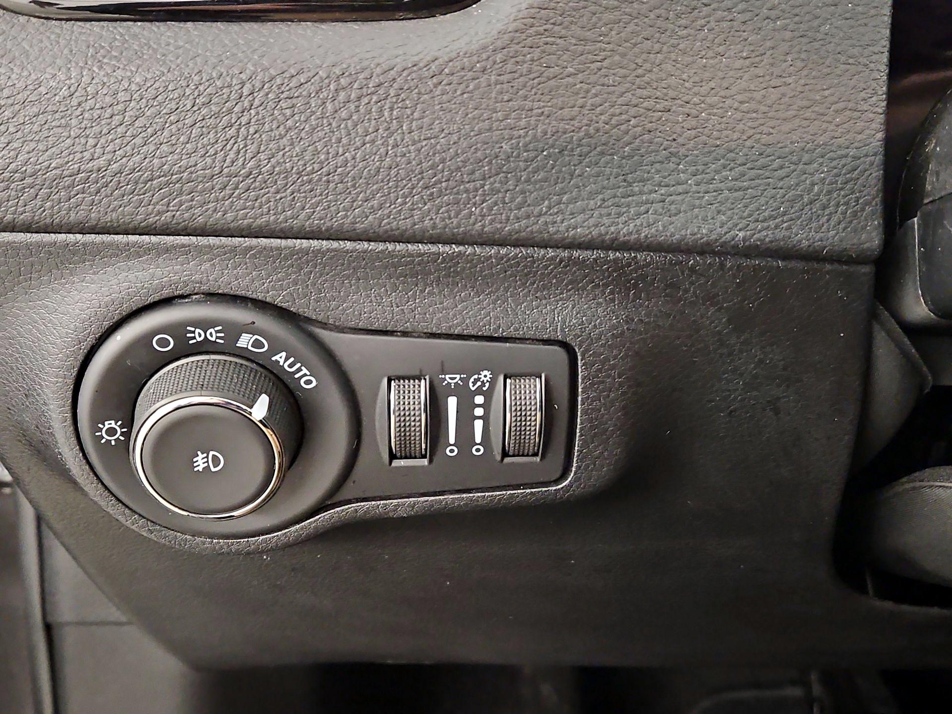 Thumbnail: 2021 Jeep Compass - 13