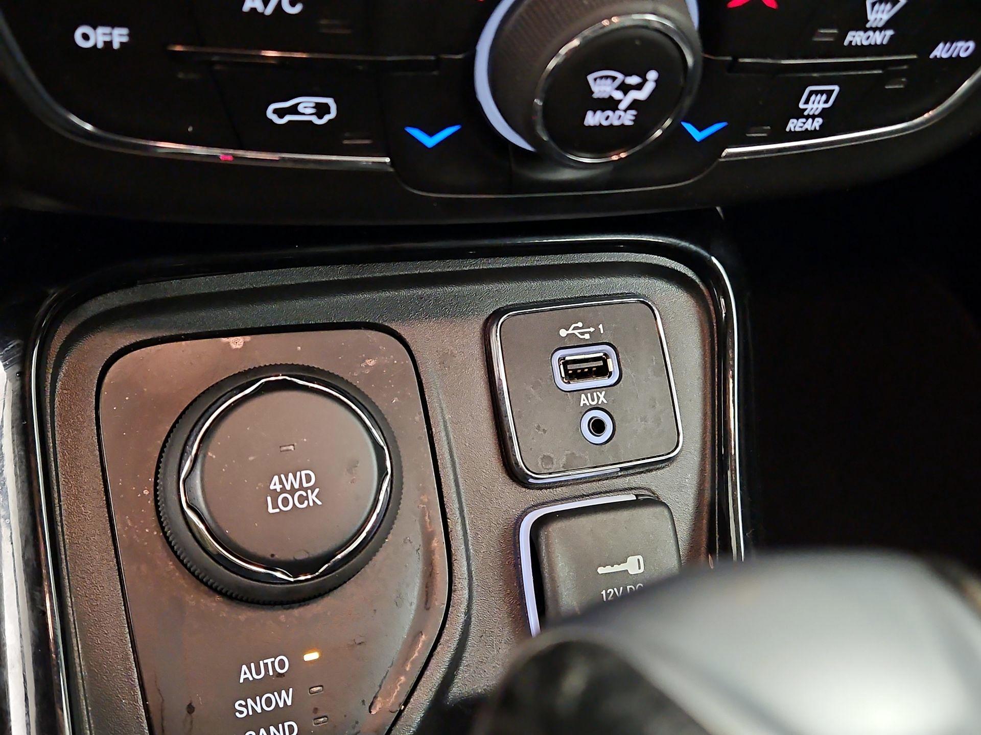 Thumbnail: 2021 Jeep Compass - 18