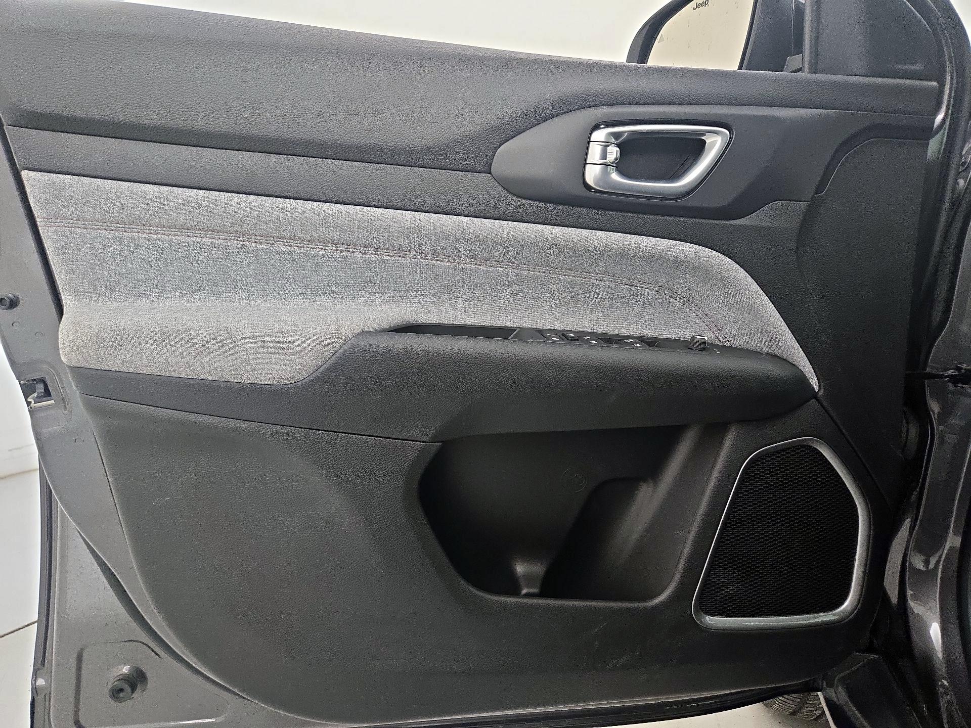 Thumbnail: 2023 Jeep Compass - 12