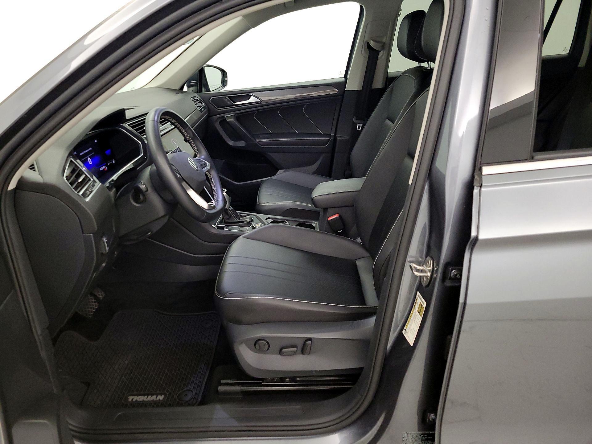 Thumbnail: 2022 Volkswagen Tiguan - 11