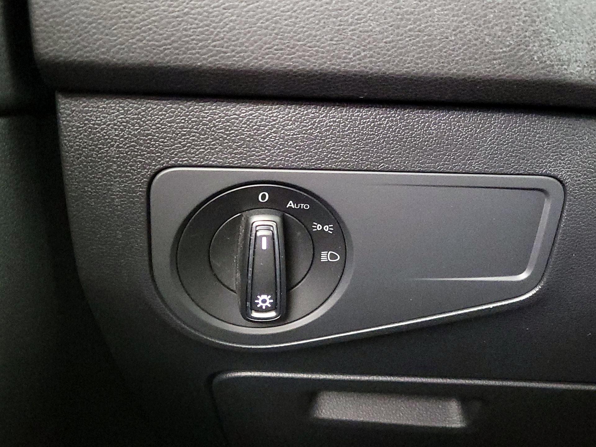 Thumbnail: 2022 Volkswagen Tiguan - 13