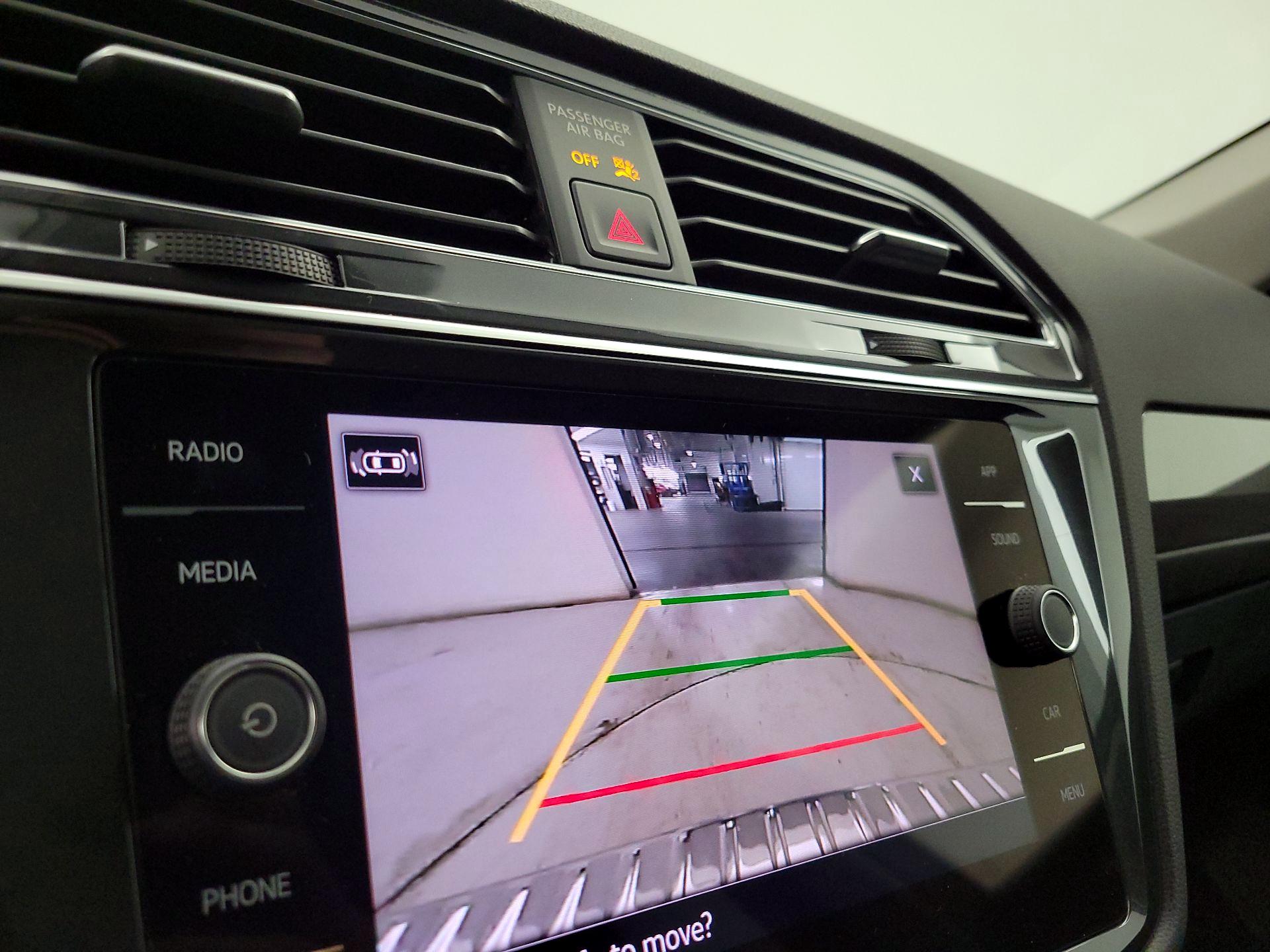 Thumbnail: 2022 Volkswagen Tiguan - 14