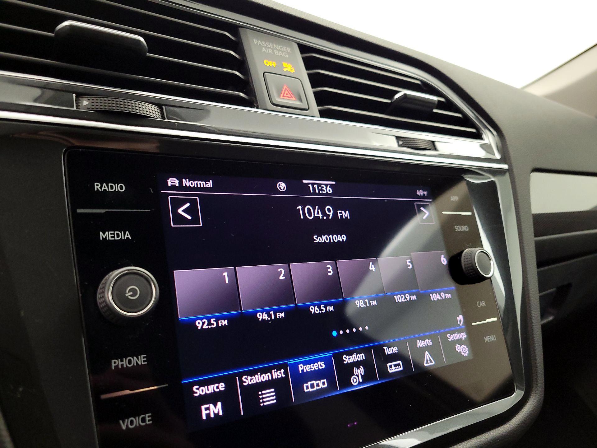 Thumbnail: 2022 Volkswagen Tiguan - 15