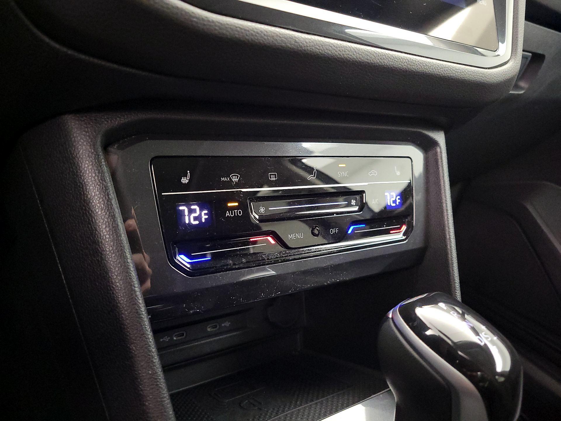 Thumbnail: 2022 Volkswagen Tiguan - 16