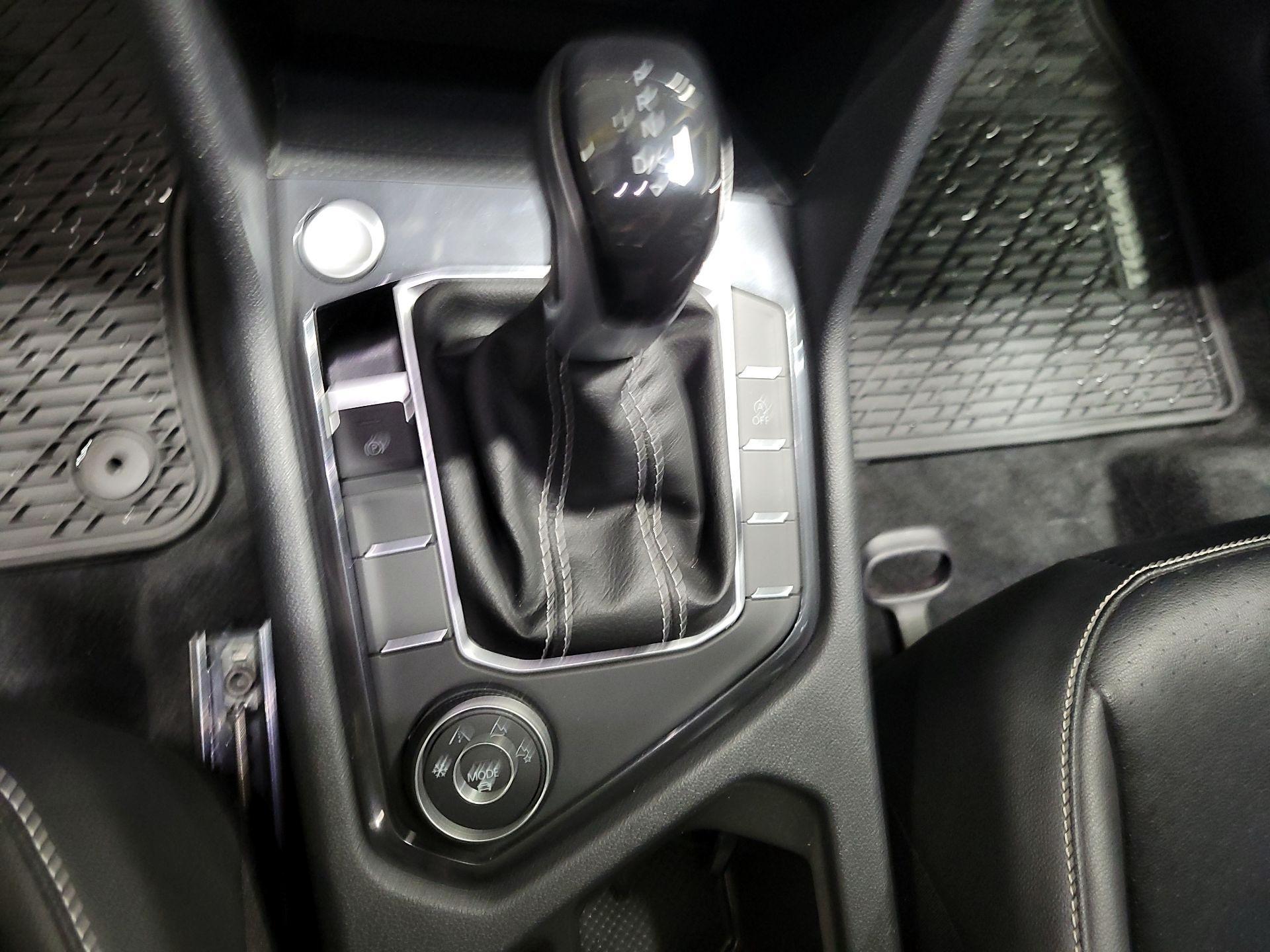 Thumbnail: 2022 Volkswagen Tiguan - 17