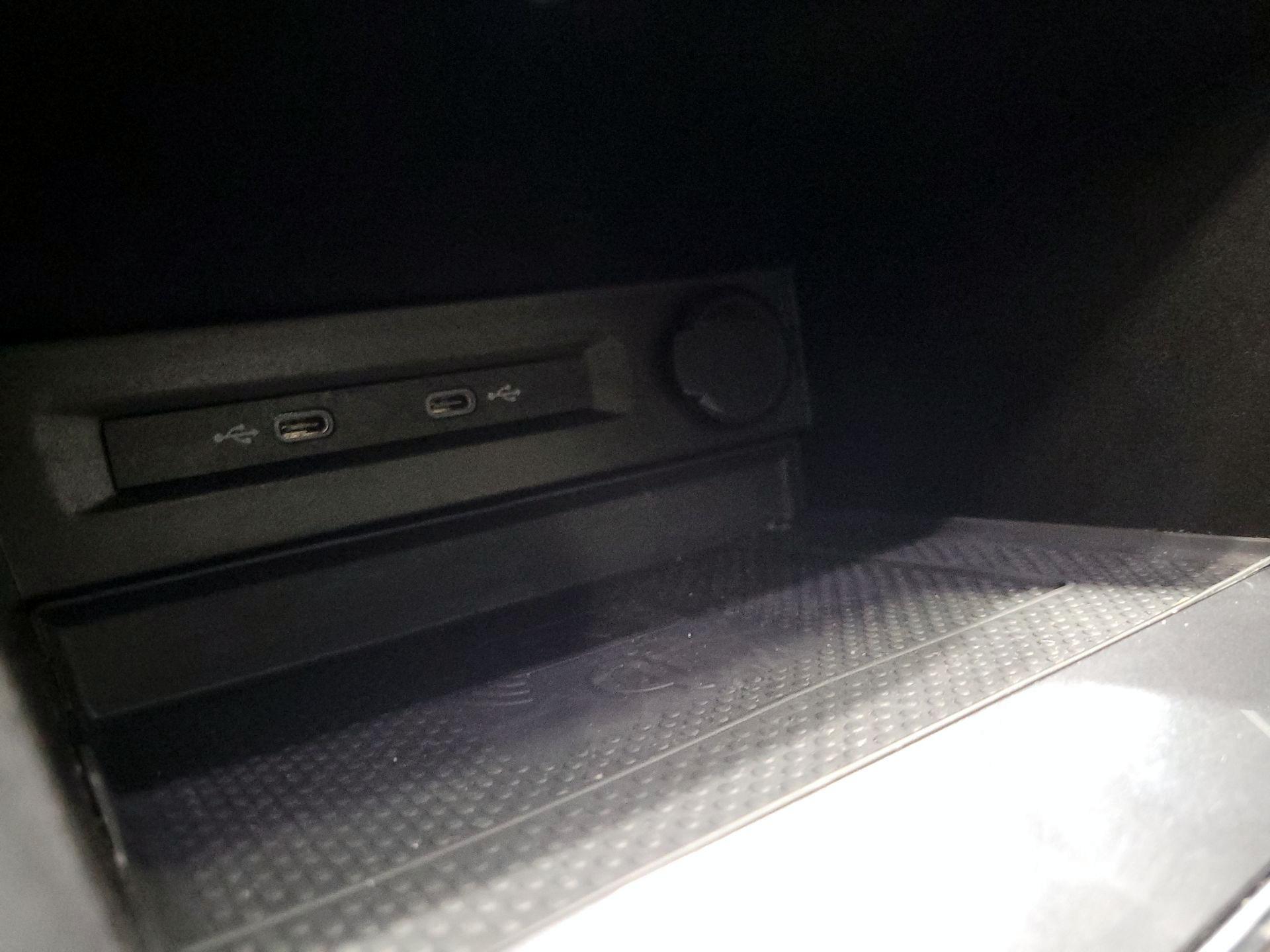 Thumbnail: 2022 Volkswagen Tiguan - 18