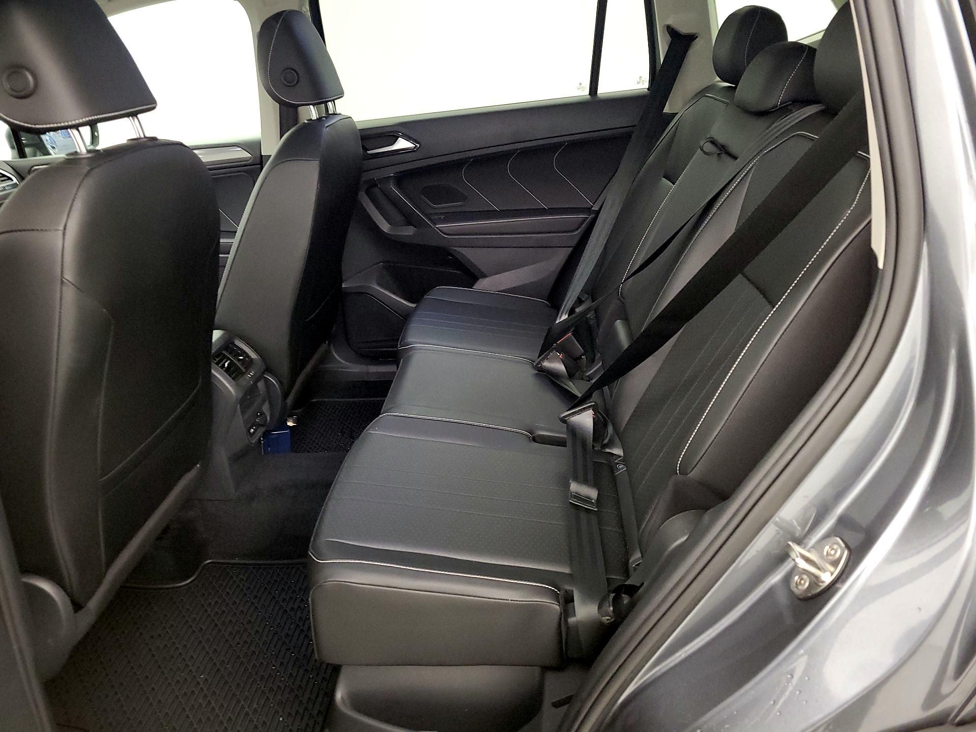 Thumbnail: 2022 Volkswagen Tiguan - 19