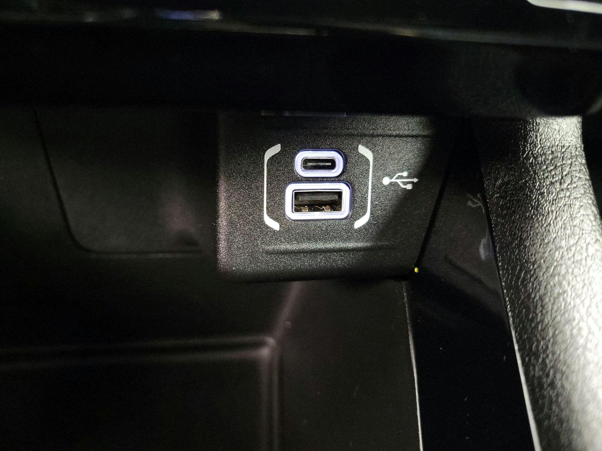 Thumbnail: 2023 Jeep Compass - 18