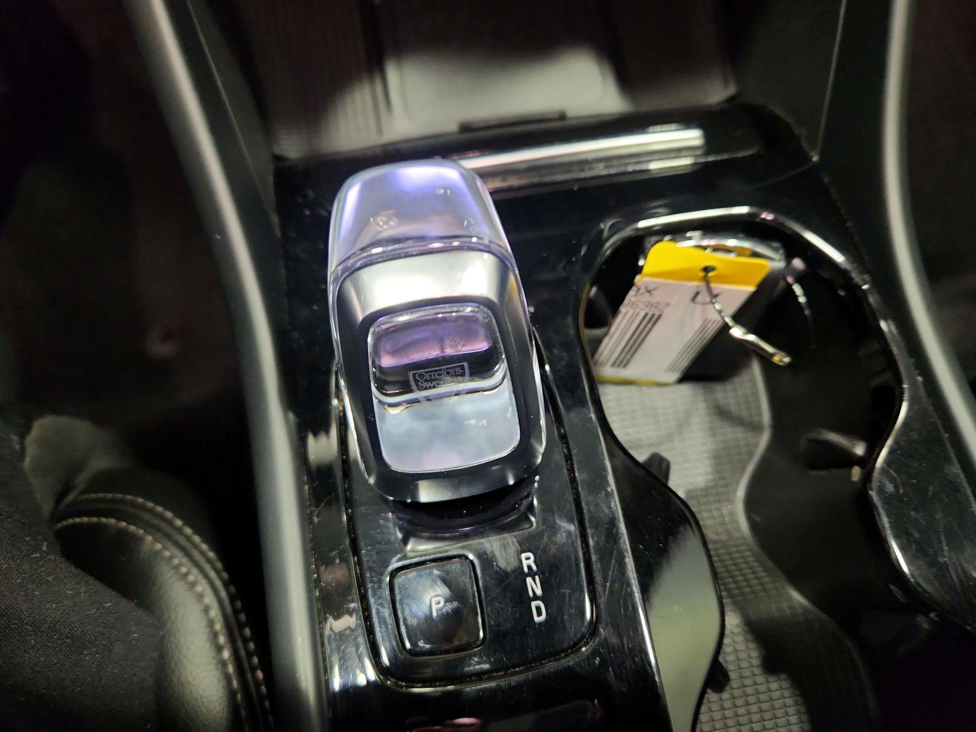 Thumbnail: 2023 Volvo XC40 - 16