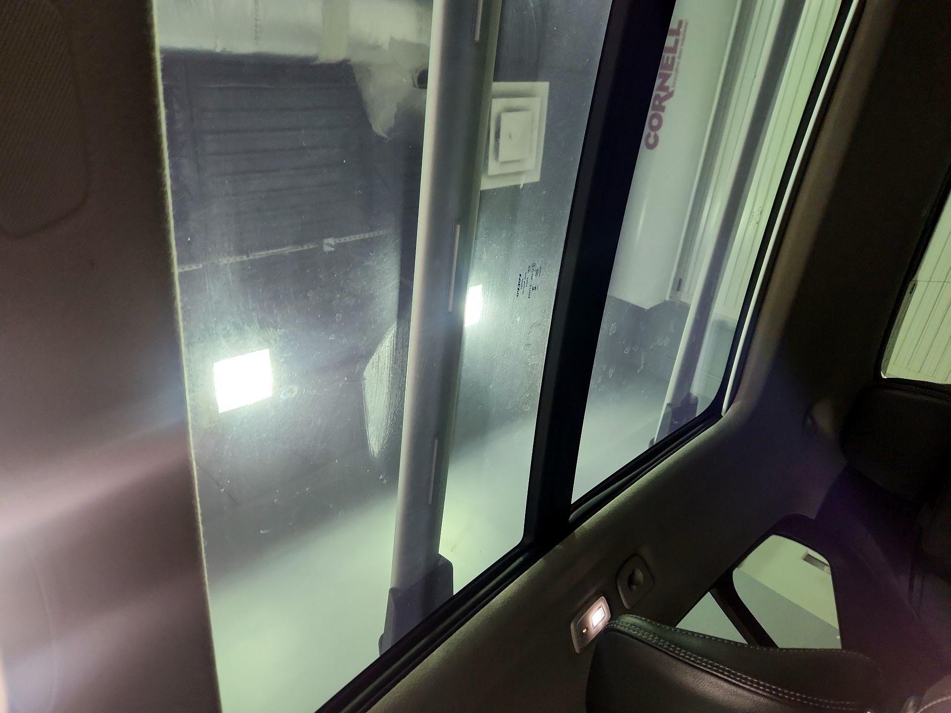 Thumbnail: 2023 Volvo XC40 - 18