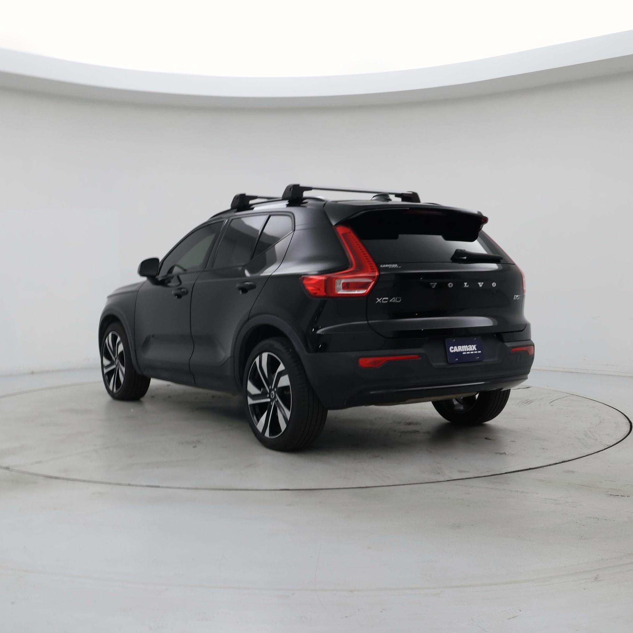 Thumbnail: 2023 Volvo XC40 - 2