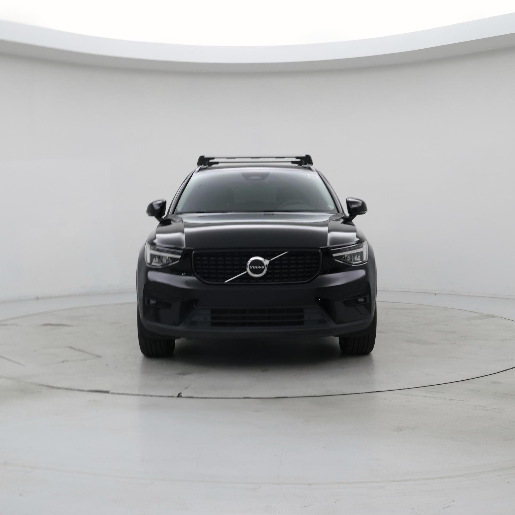 Thumbnail: 2023 Volvo XC40 - 5