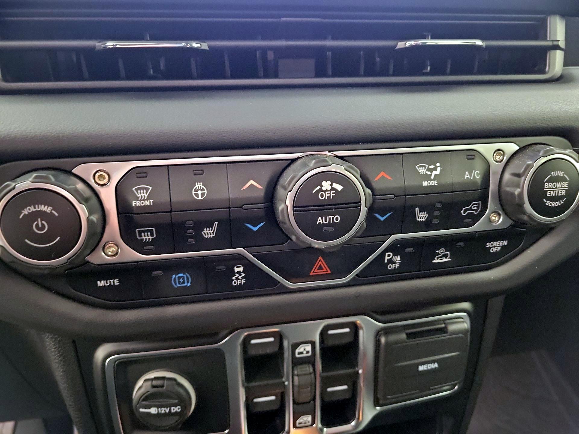 Thumbnail: 2024 Jeep Wrangler - 16