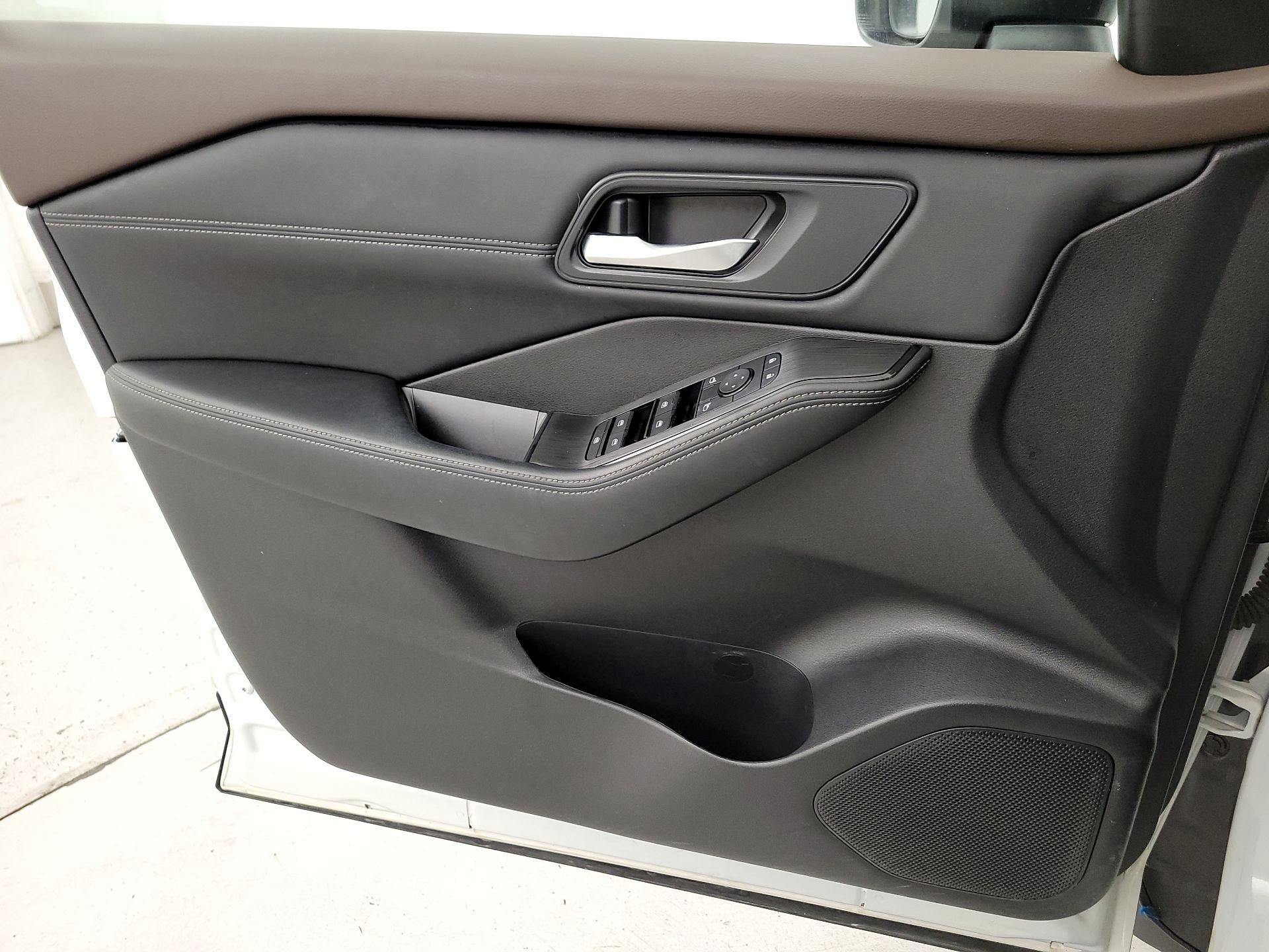 Thumbnail: 2023 Nissan Rogue - 12