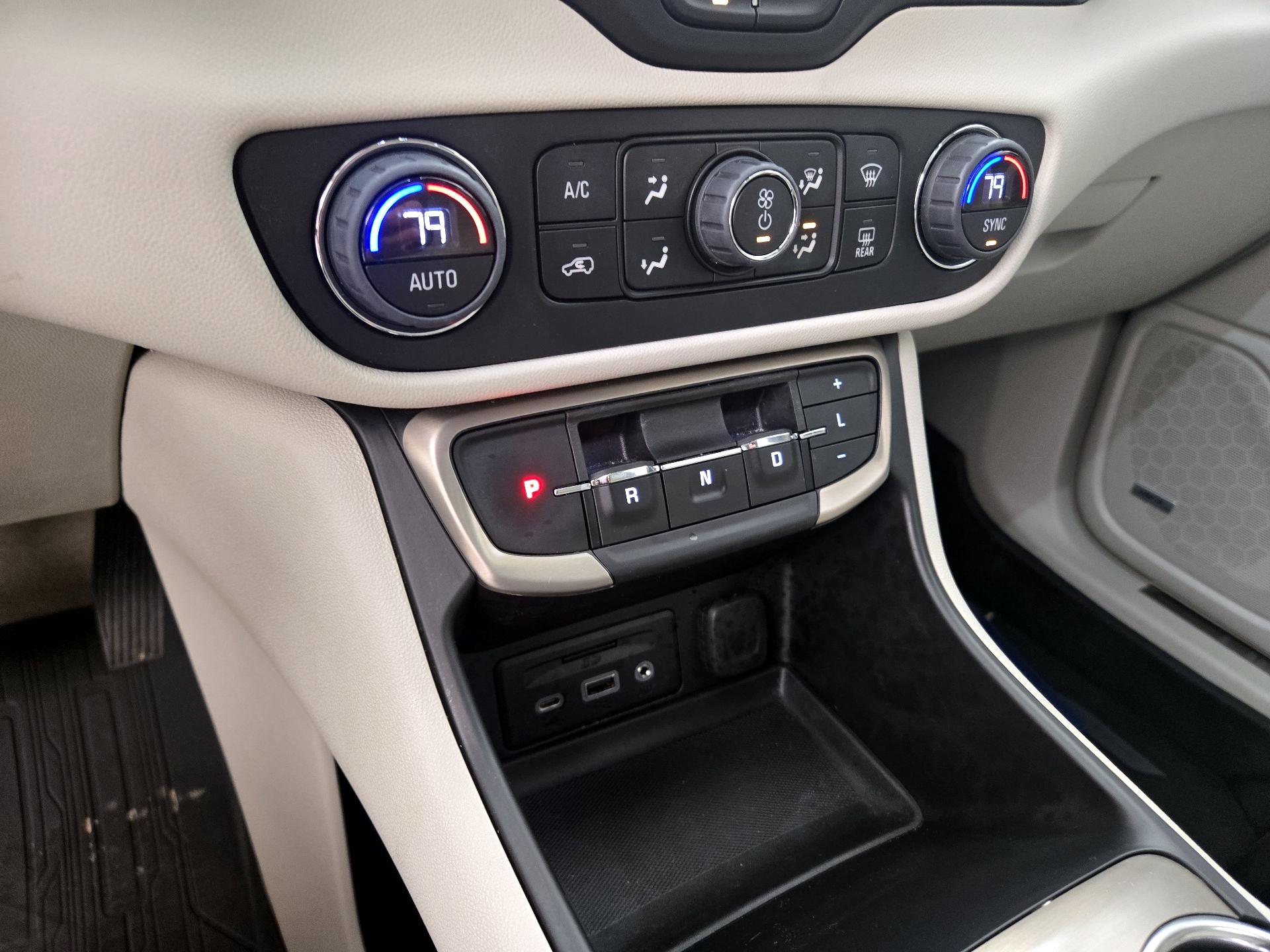 Thumbnail: 2022 GMC Terrain - 18