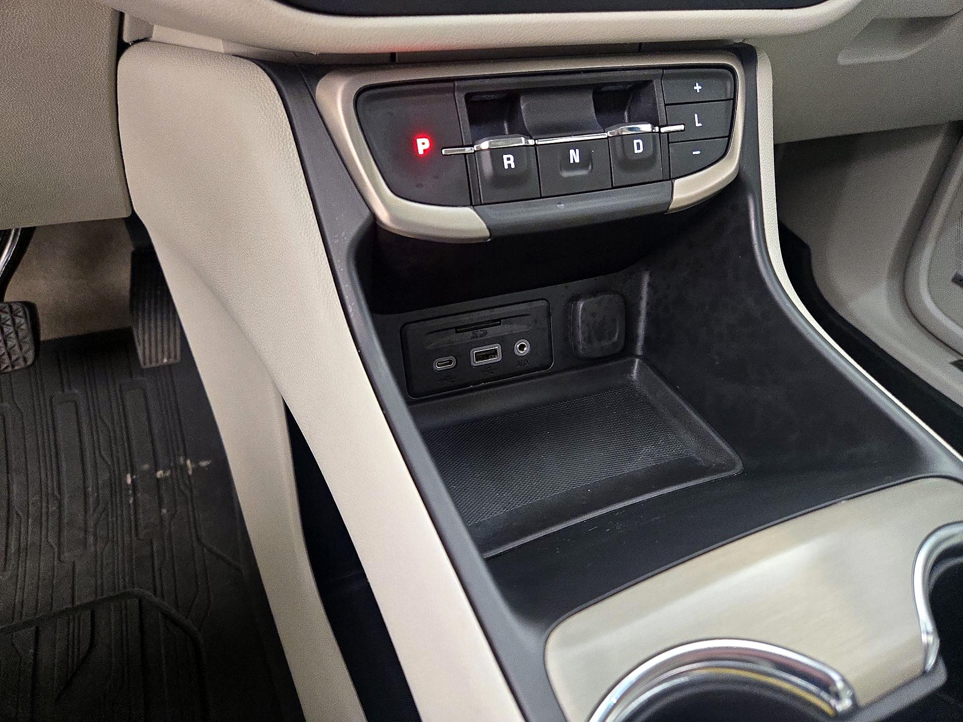 Thumbnail: 2022 GMC Terrain - 19