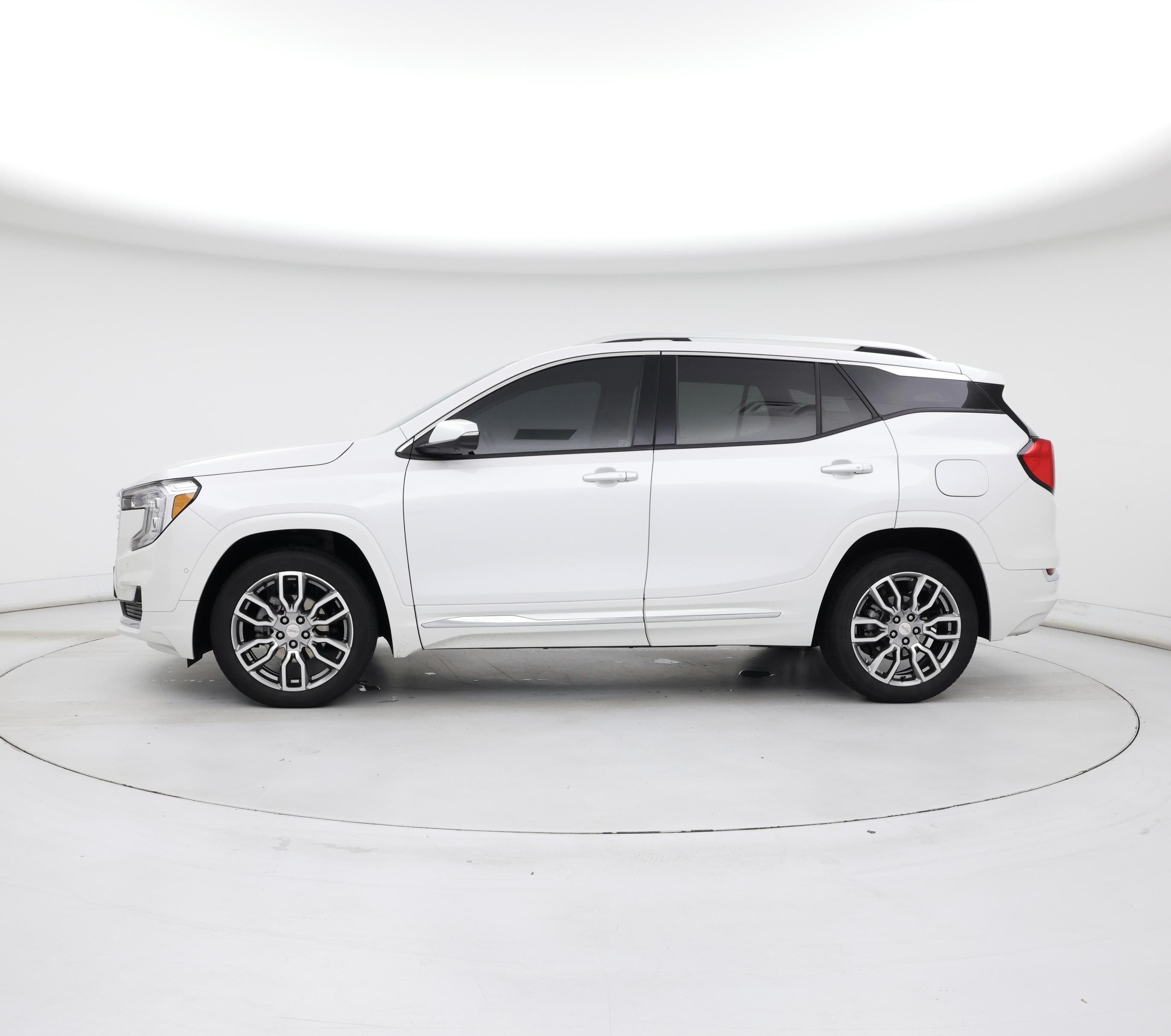 Thumbnail: 2022 GMC Terrain - 3