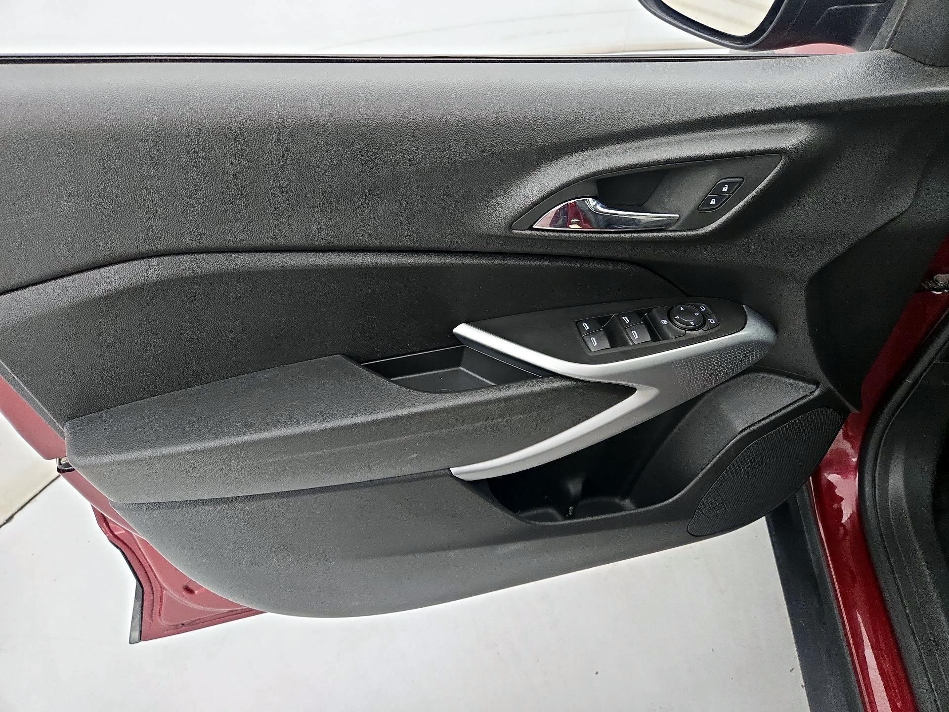 Thumbnail: 2024 Chevrolet Trax - 12