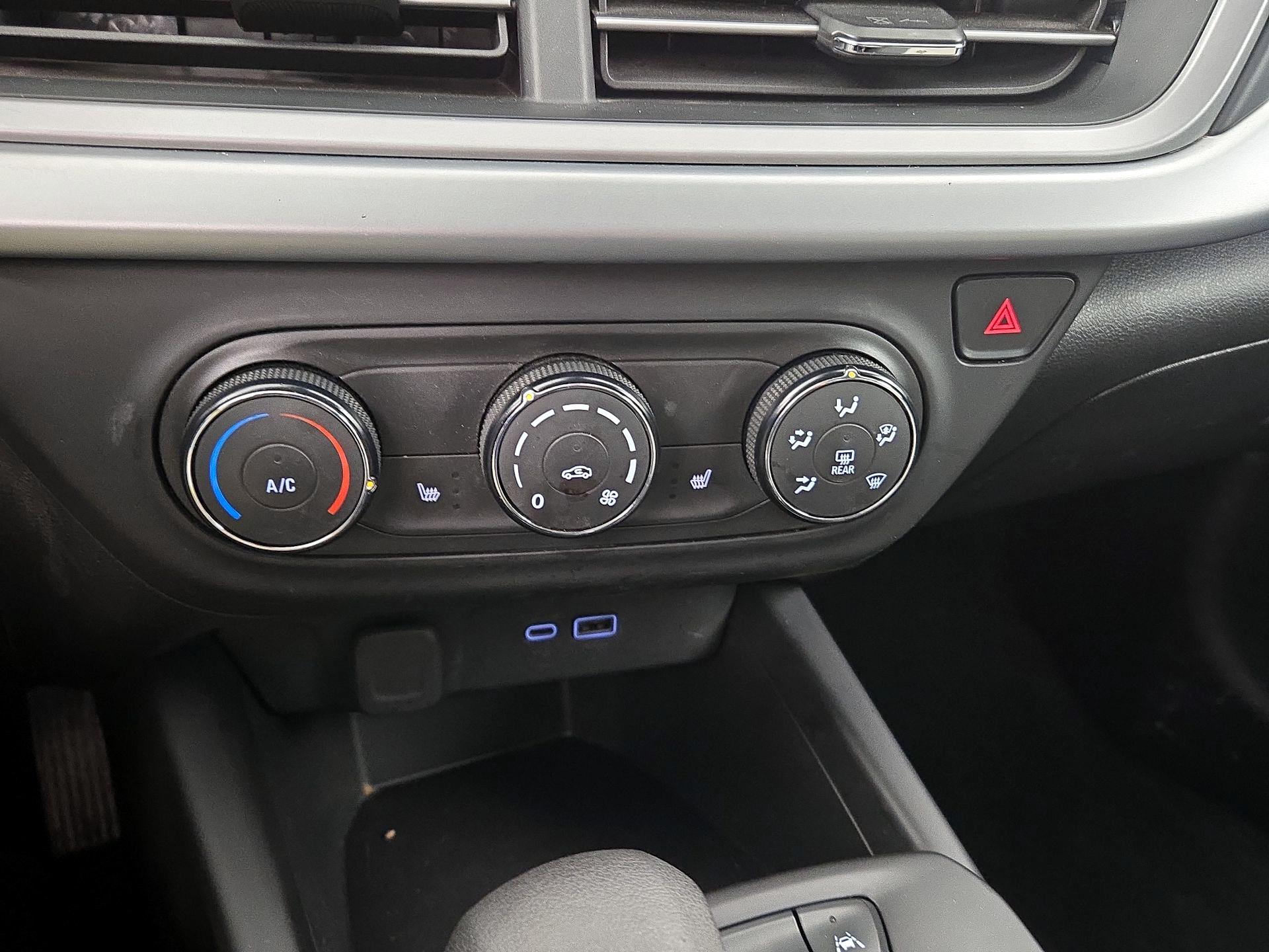 Thumbnail: 2024 Chevrolet Trax - 16