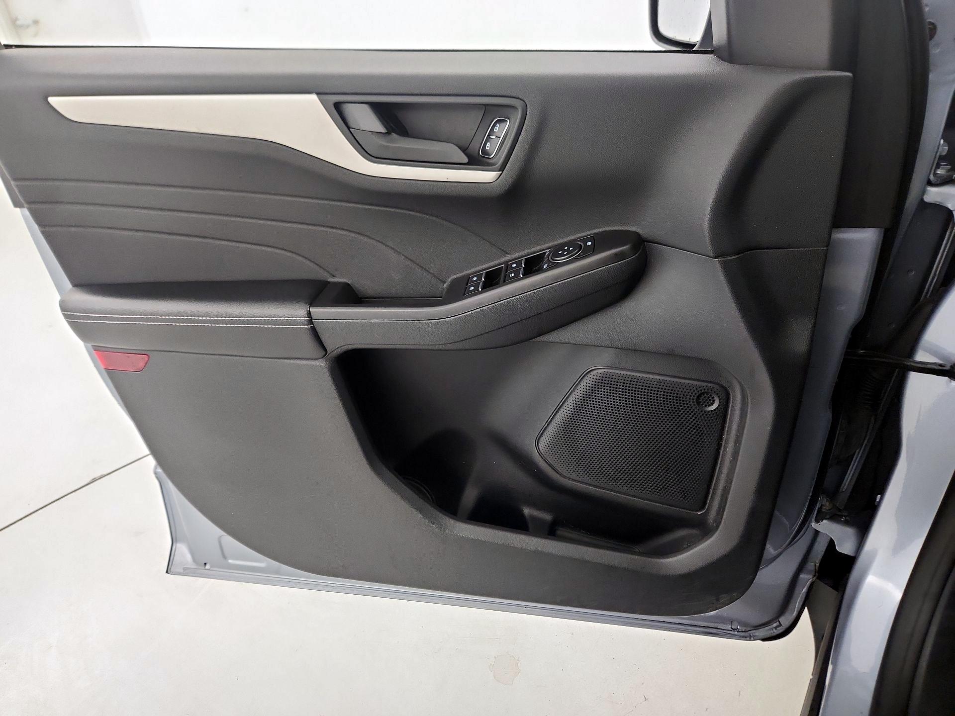 Thumbnail: 2022 Ford Escape - 12