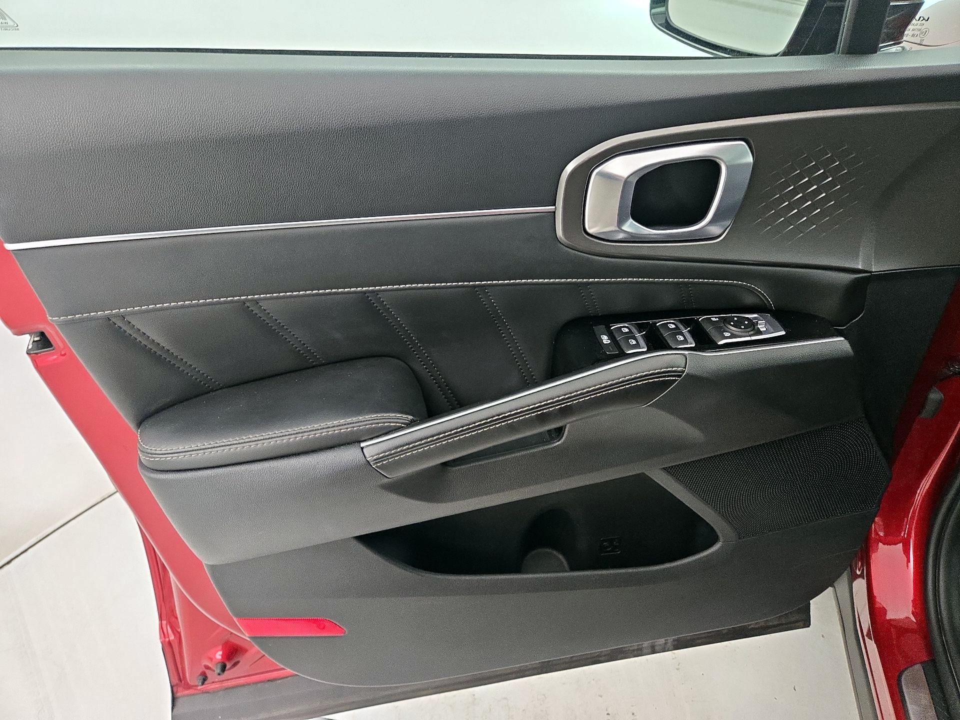 Thumbnail: 2022 Kia Sorento - 12