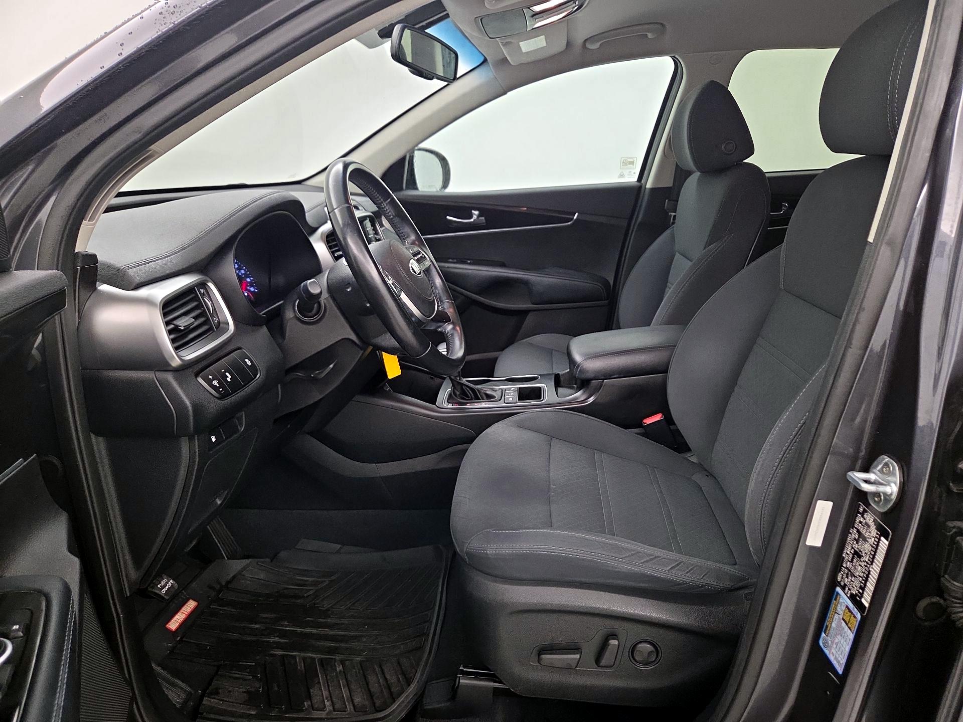 Thumbnail: 2019 Kia Sorento - 9