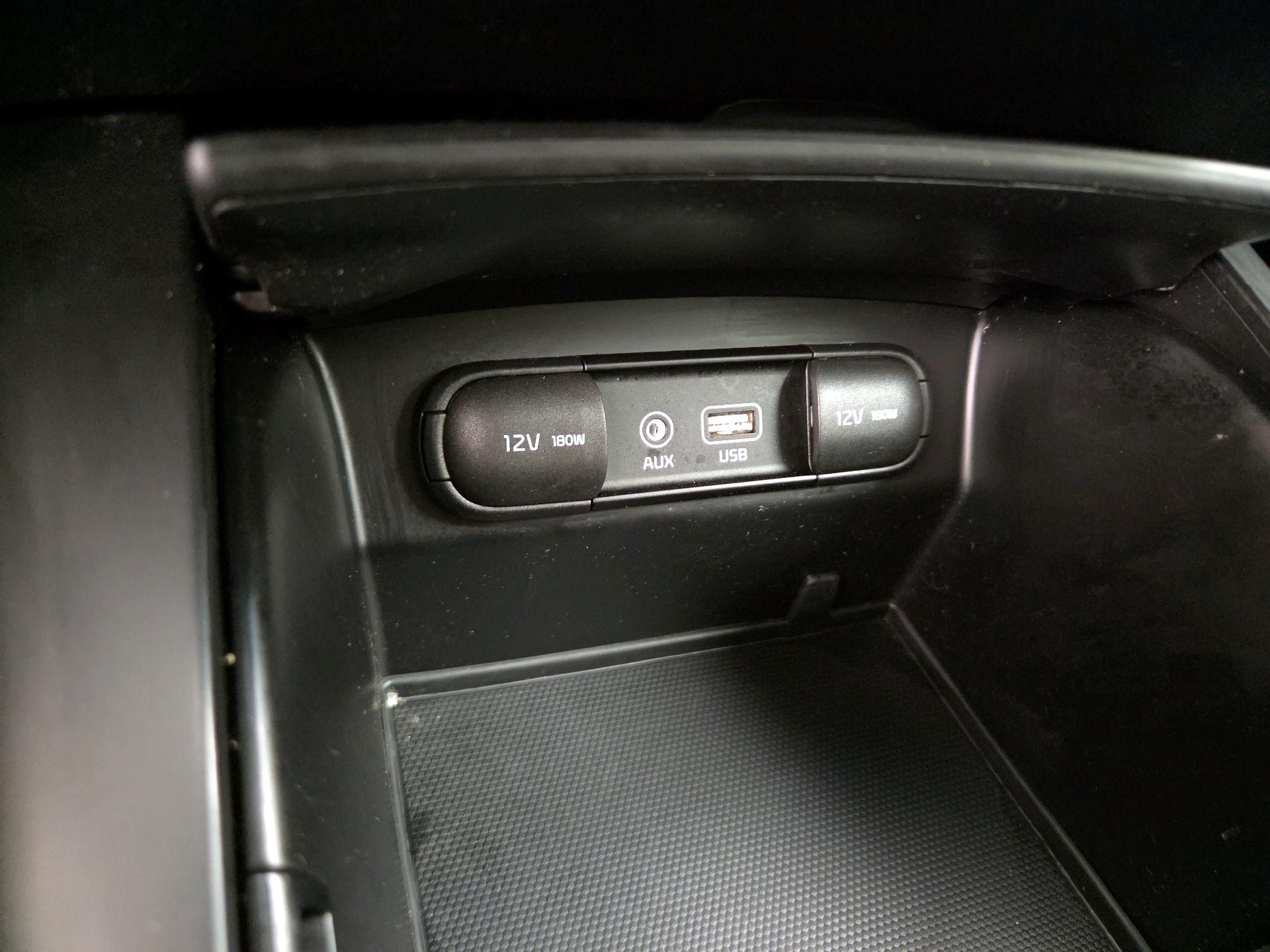 Thumbnail: 2019 Kia Sorento - 16