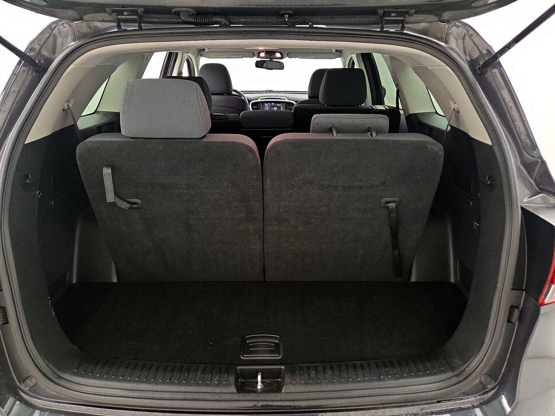 Thumbnail: 2019 Kia Sorento - 19