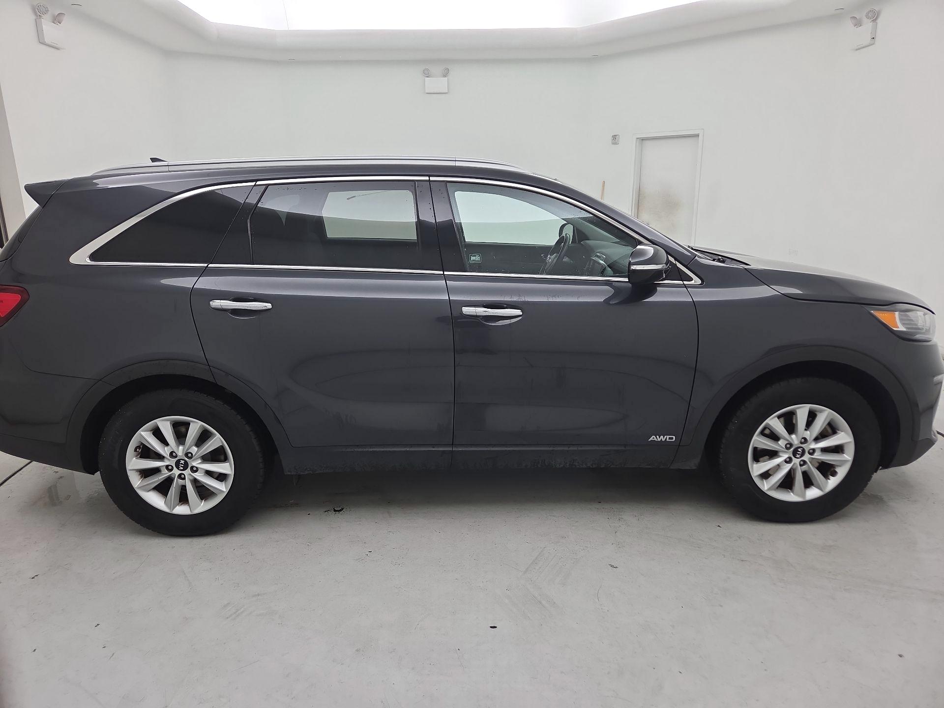 Thumbnail: 2019 Kia Sorento - 4