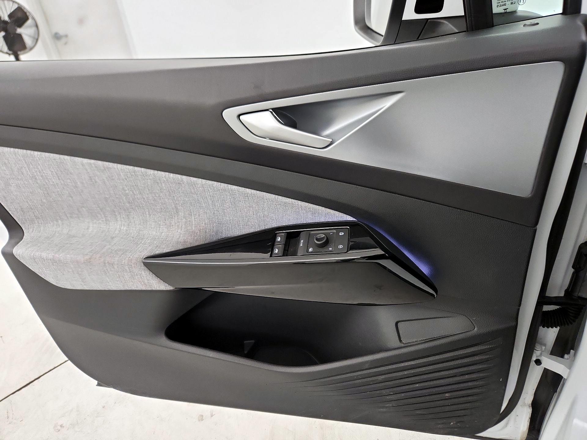 Thumbnail: 2024 Volkswagen ID.4 - 12