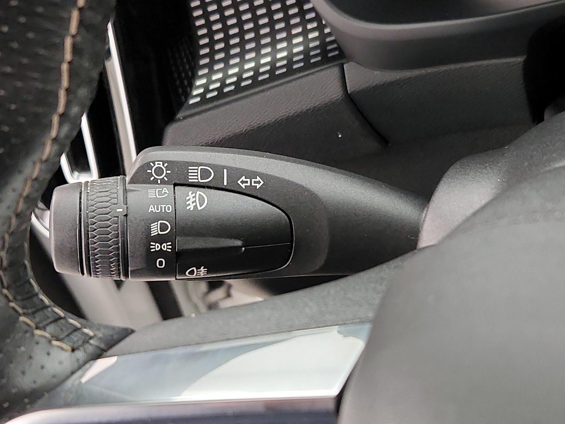 Thumbnail: 2021 Volvo XC40 - 13