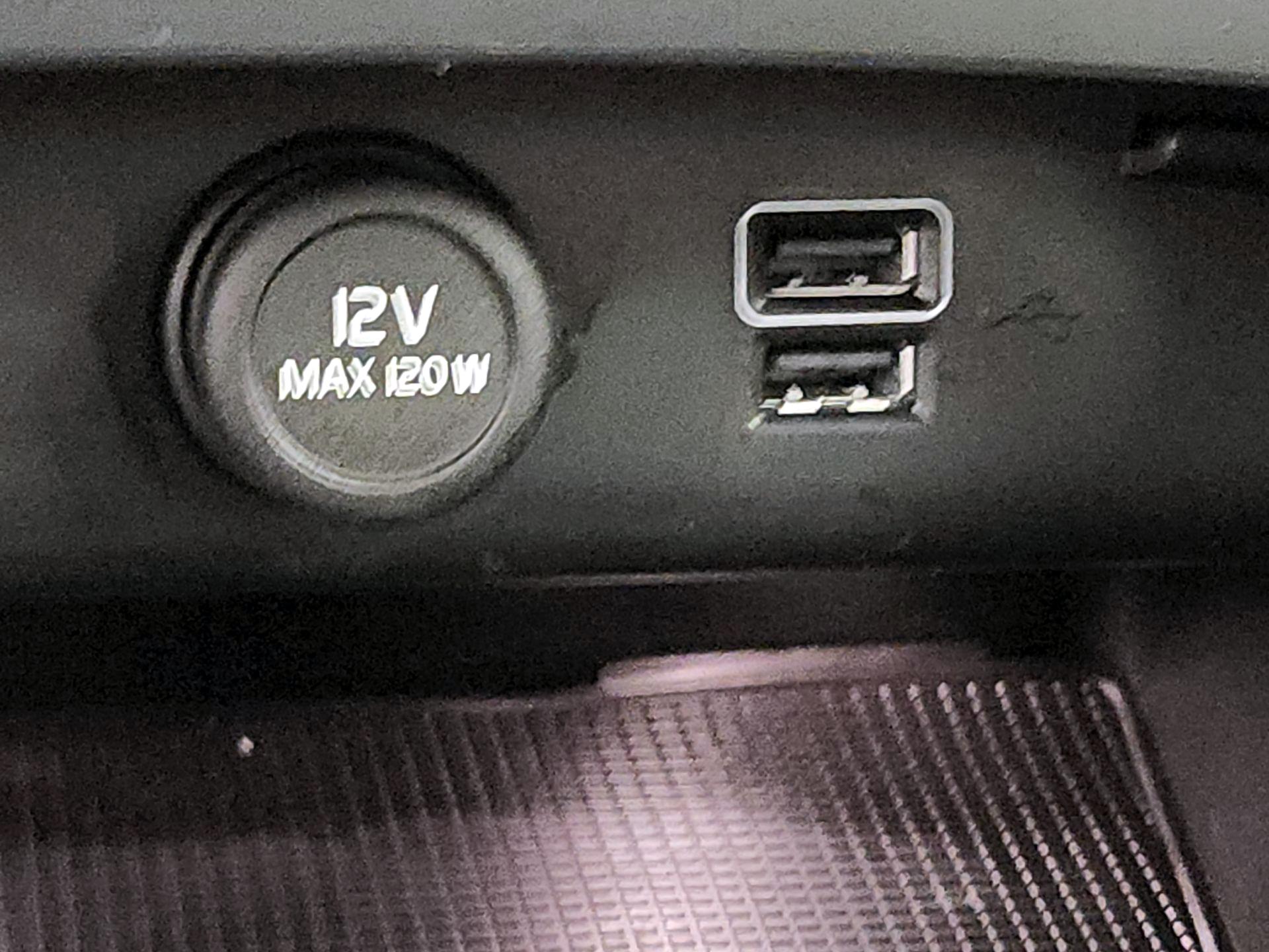 Thumbnail: 2021 Volvo XC40 - 19