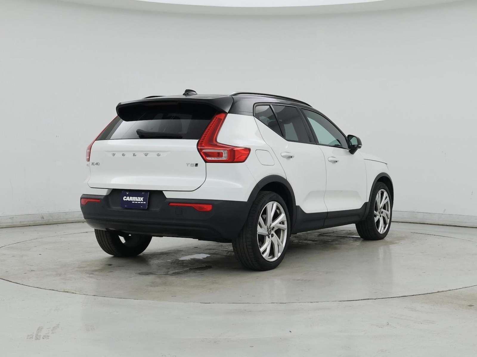 2021 Volvo XC40 R-Design - Photo 9