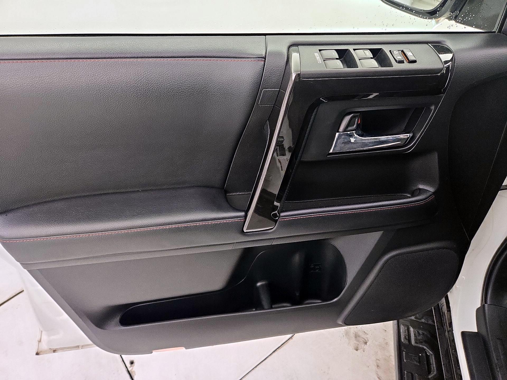 Thumbnail: 2021 Toyota 4Runner - 12