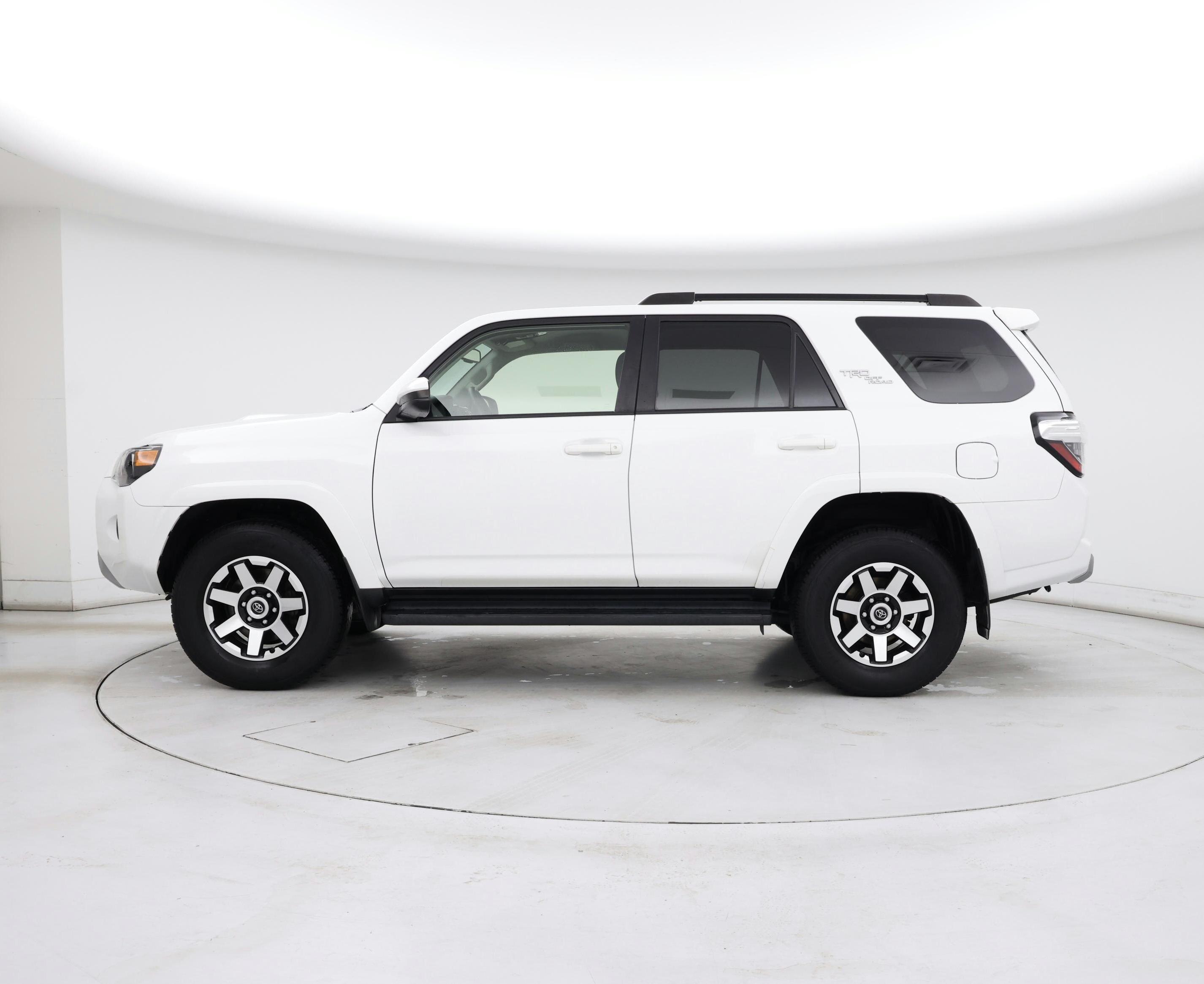 Thumbnail: 2021 Toyota 4Runner - 3