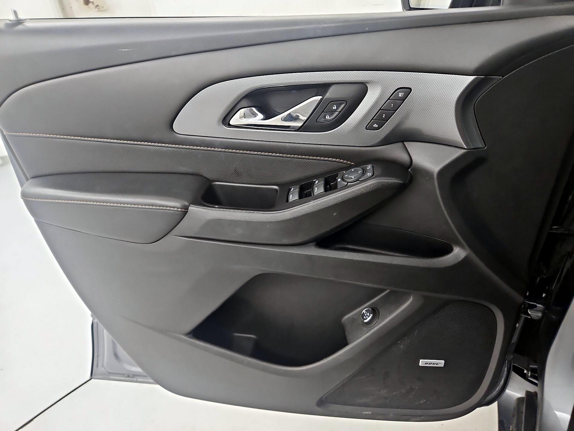 Thumbnail: 2020 Chevrolet Traverse - 12