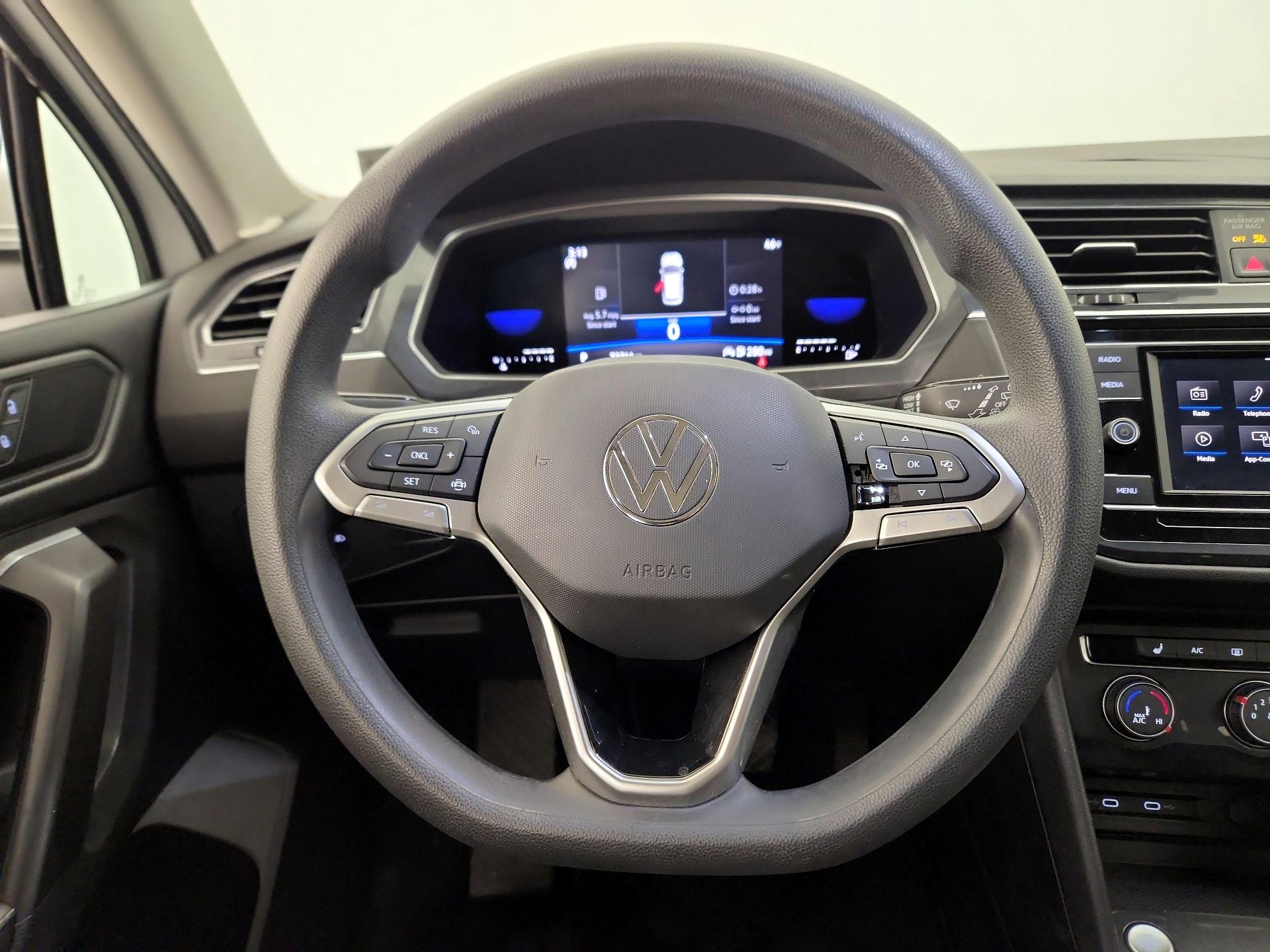 Thumbnail: 2022 Volkswagen Tiguan - 10