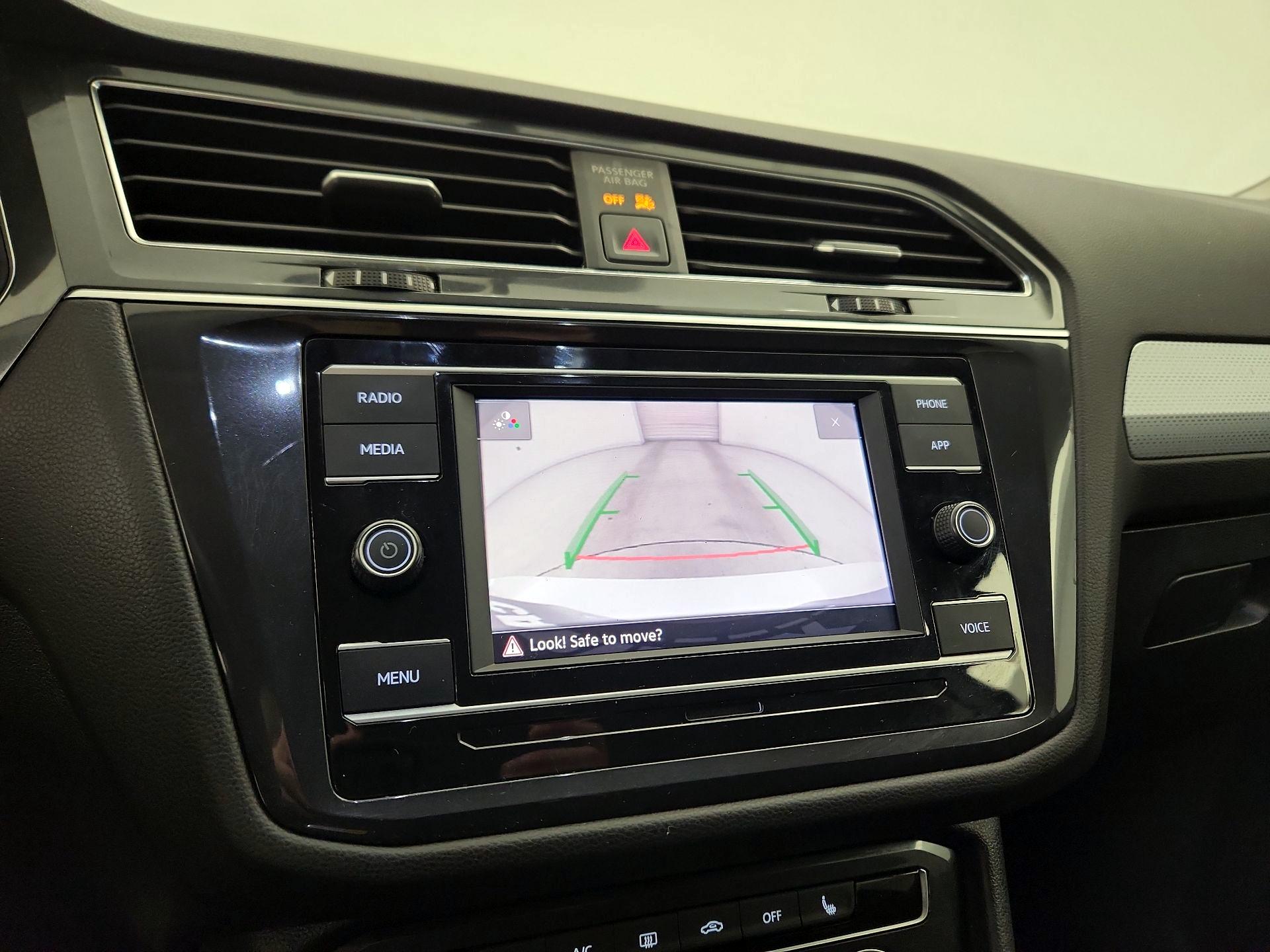 Thumbnail: 2022 Volkswagen Tiguan - 14