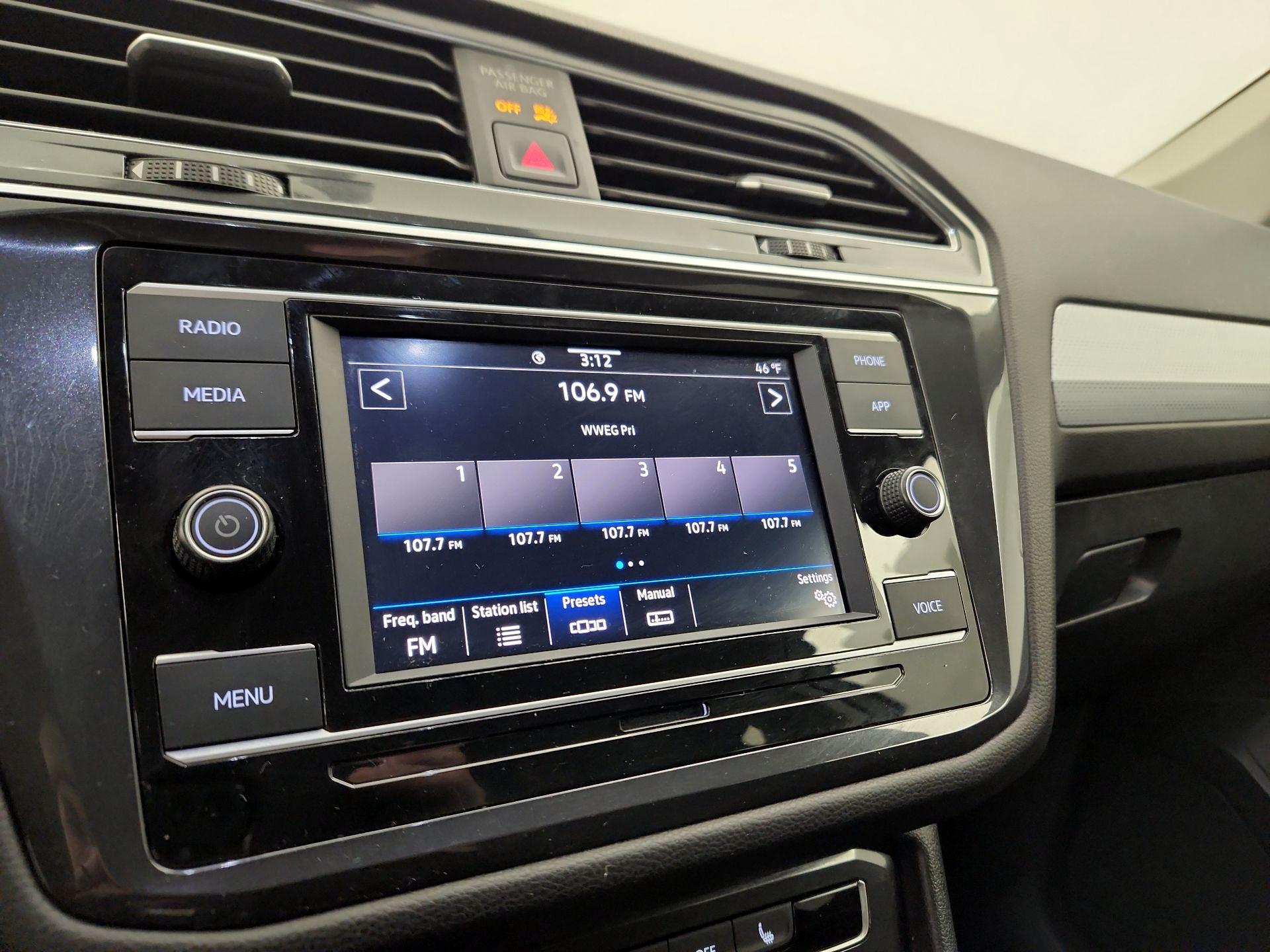 Thumbnail: 2022 Volkswagen Tiguan - 15