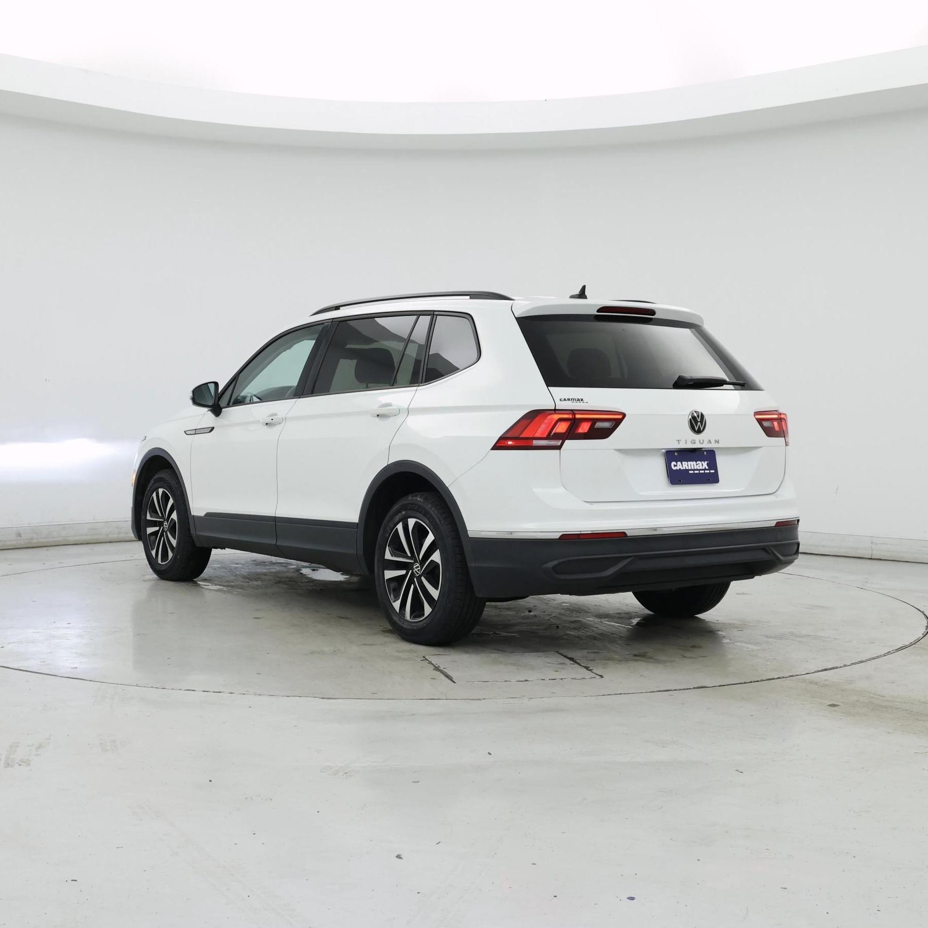 Thumbnail: 2022 Volkswagen Tiguan - 2