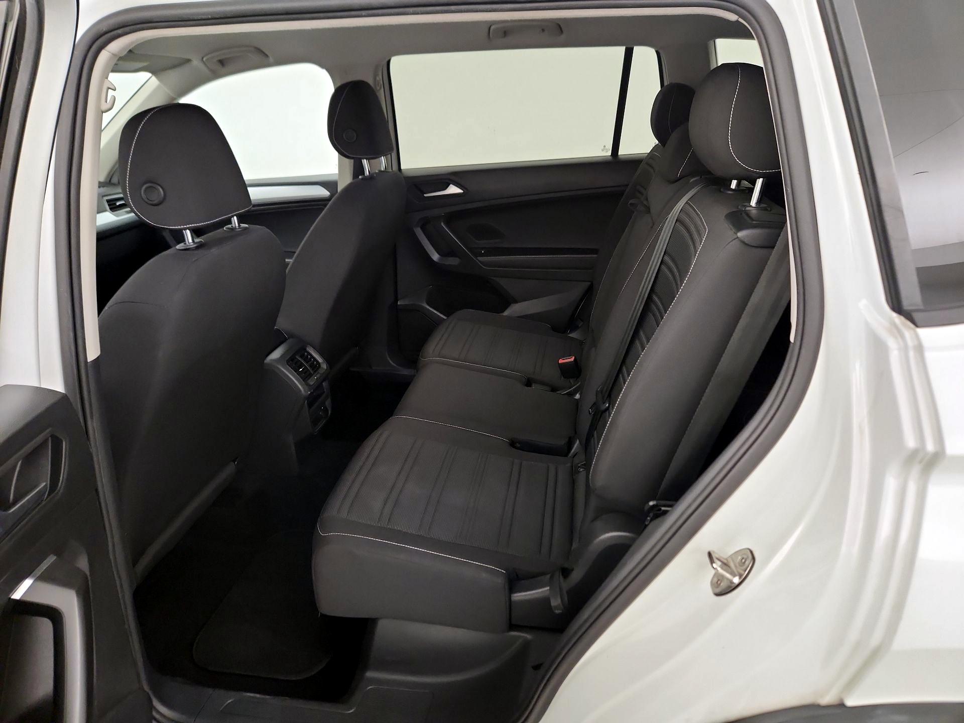 Thumbnail: 2022 Volkswagen Tiguan - 19