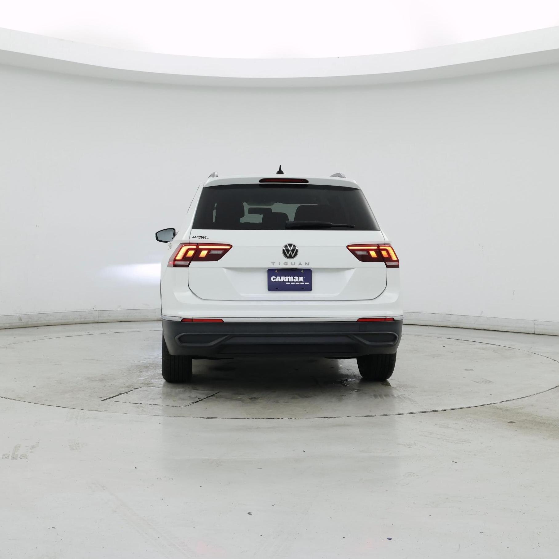 Thumbnail: 2022 Volkswagen Tiguan - 6