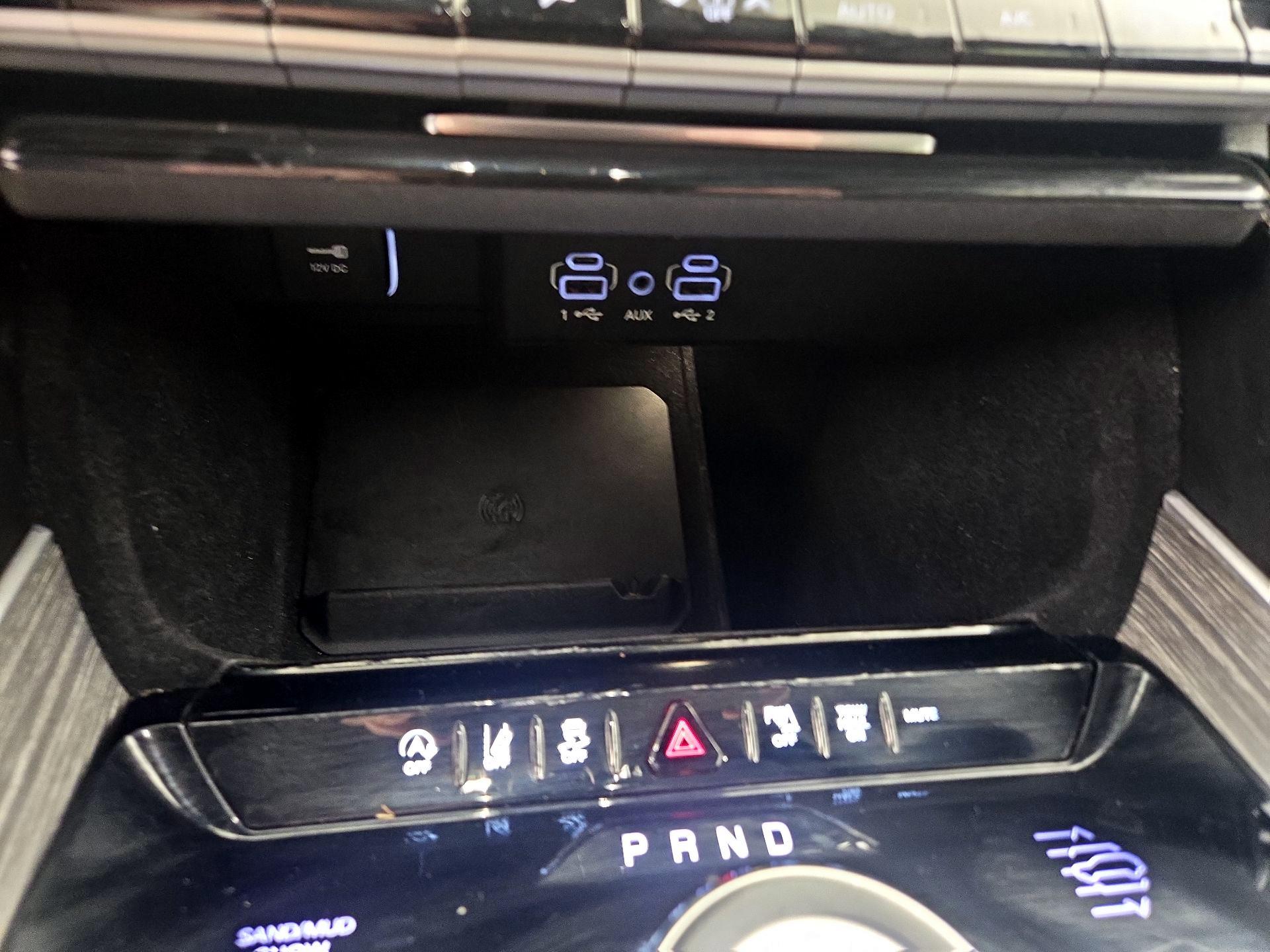 Thumbnail: 2024 Jeep Wagoneer - 19