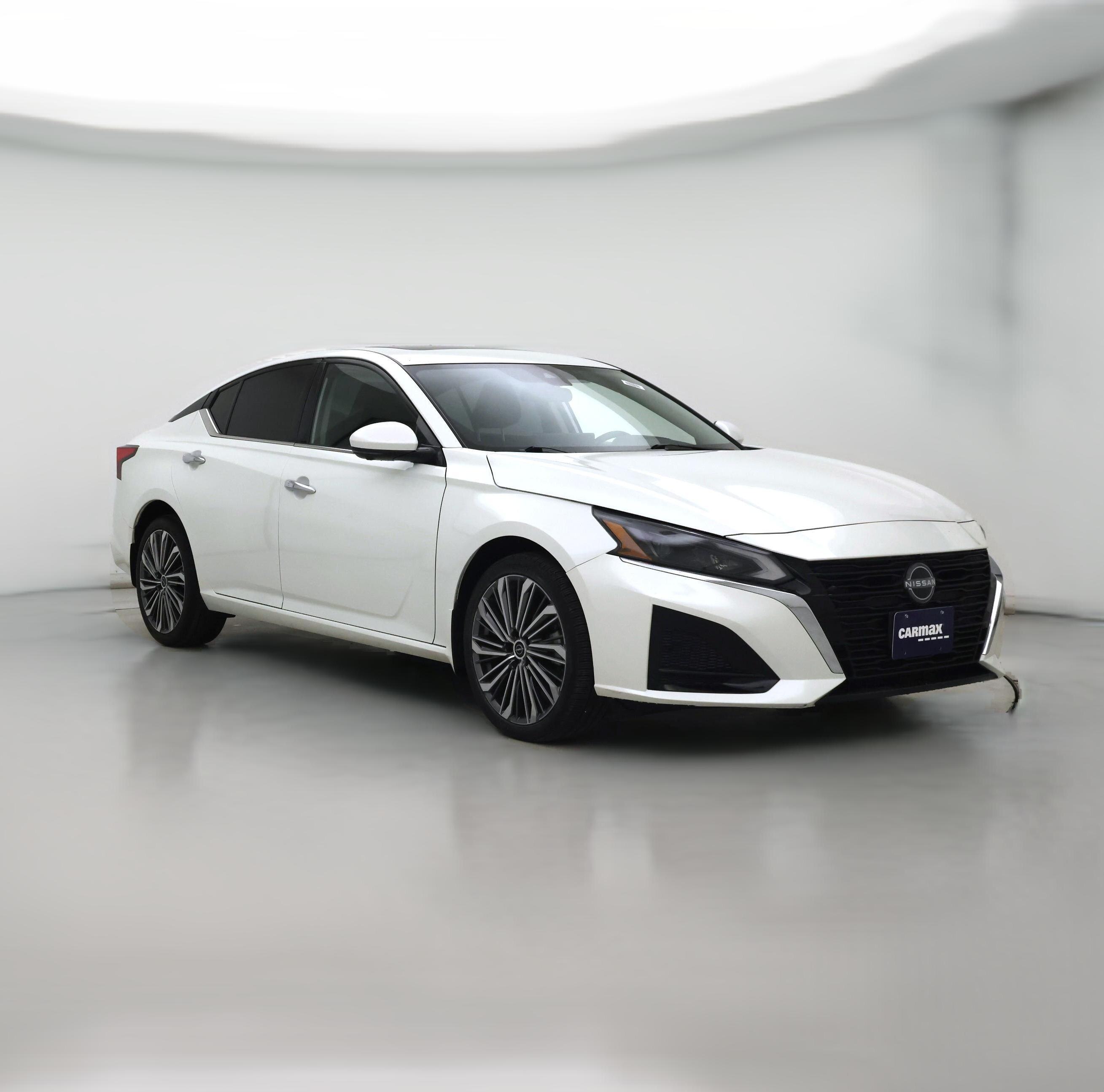 Thumbnail: 2023 Nissan Altima - 1