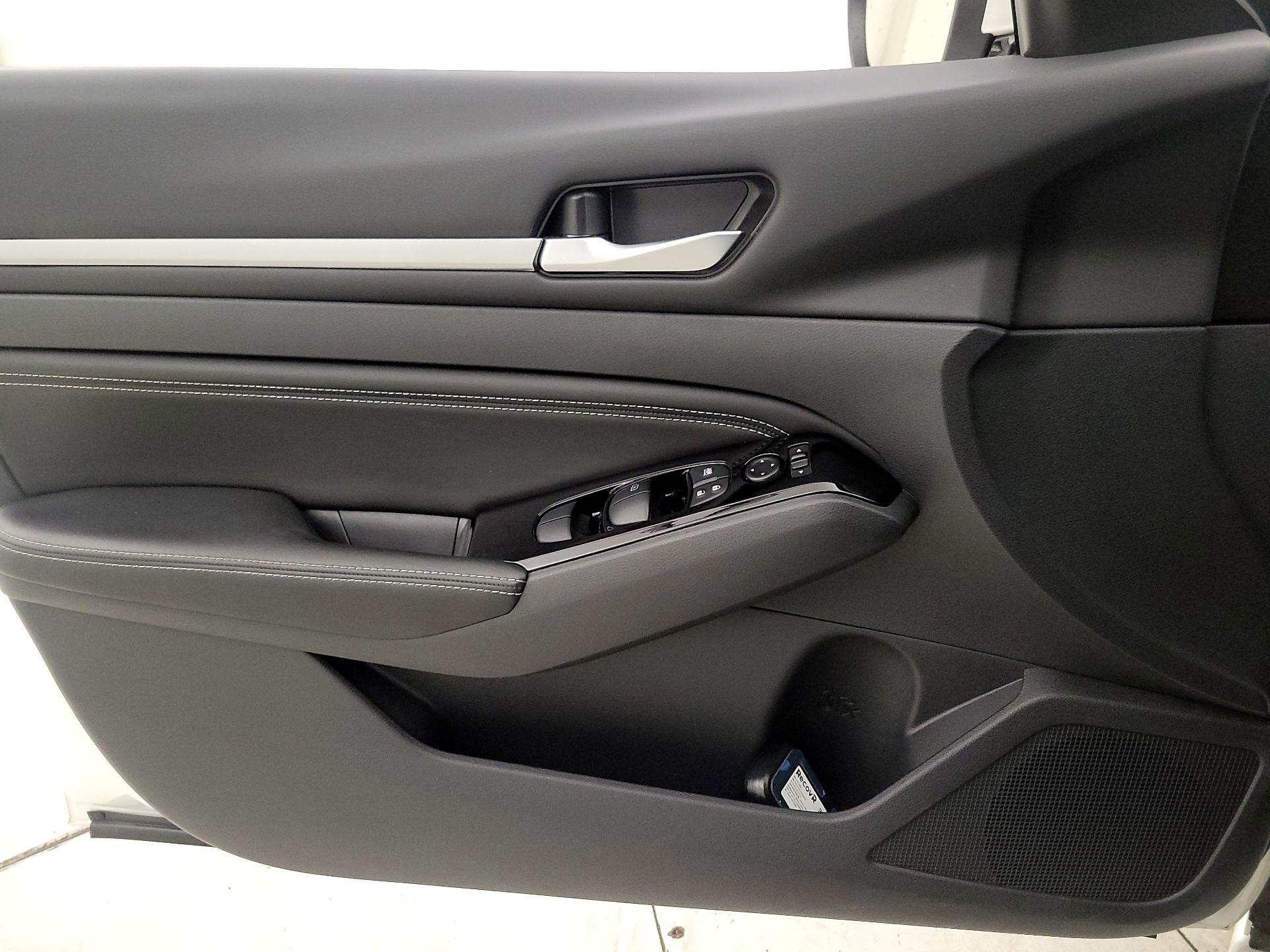 Thumbnail: 2023 Nissan Altima - 12