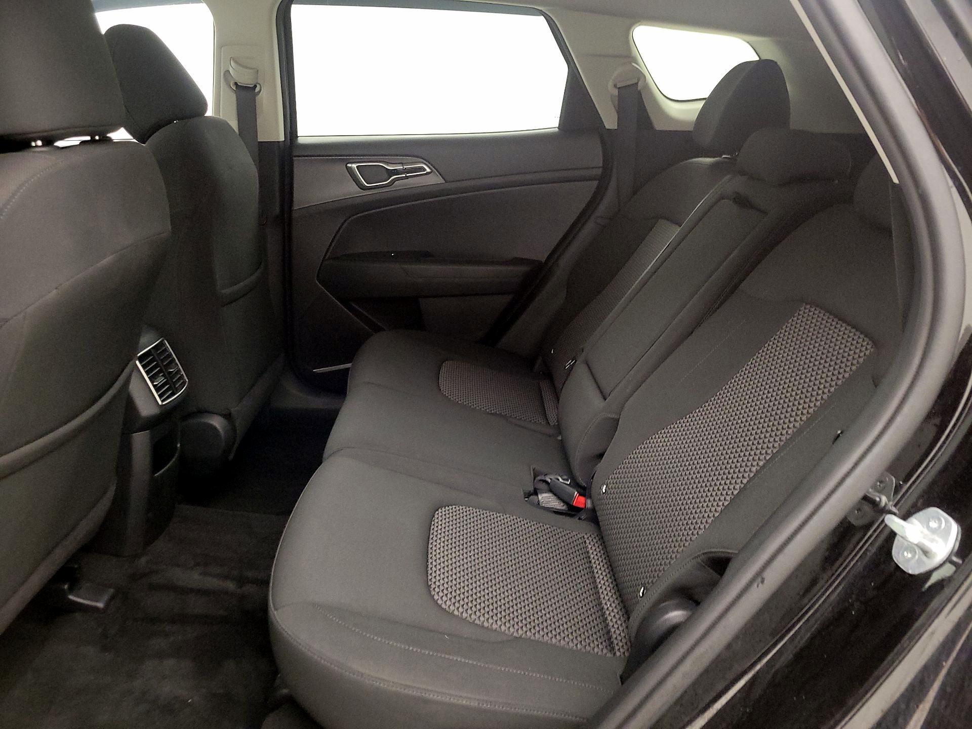 Thumbnail: 2023 Kia Sportage - 19