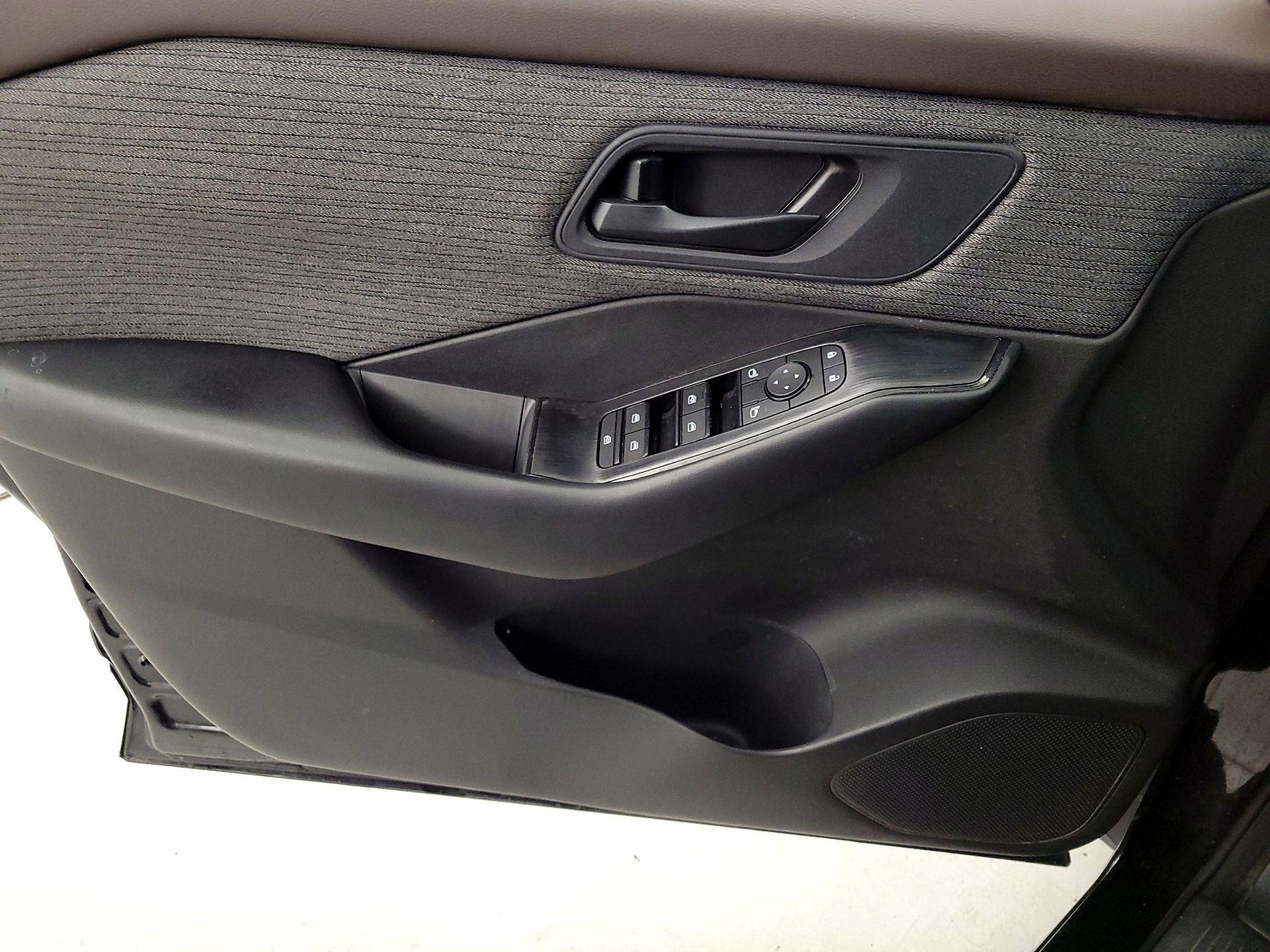 Thumbnail: 2023 Nissan Rogue - 12