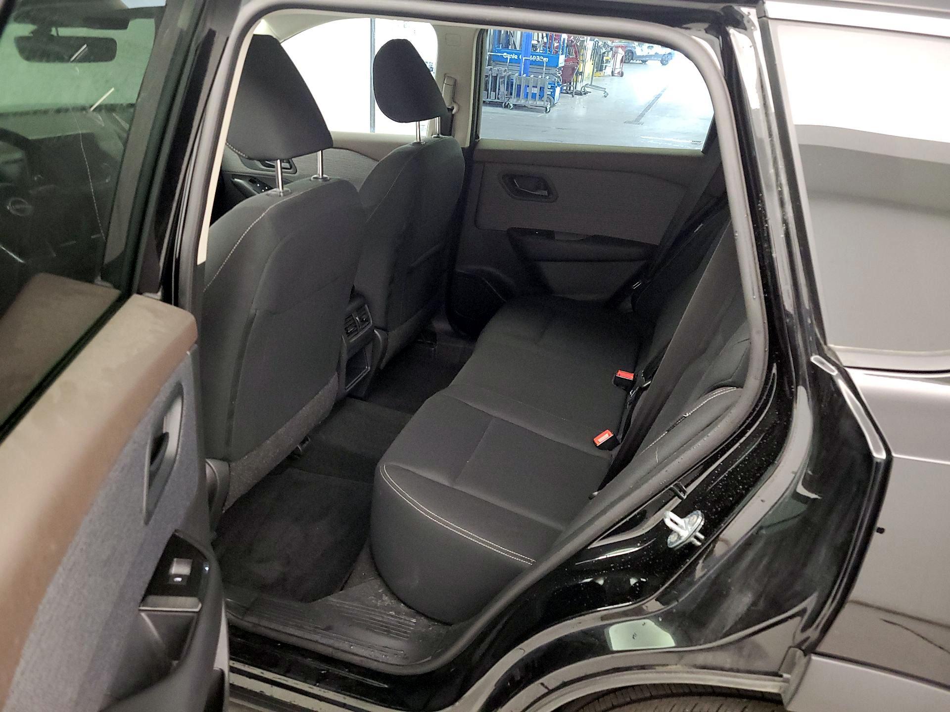 Thumbnail: 2023 Nissan Rogue - 19