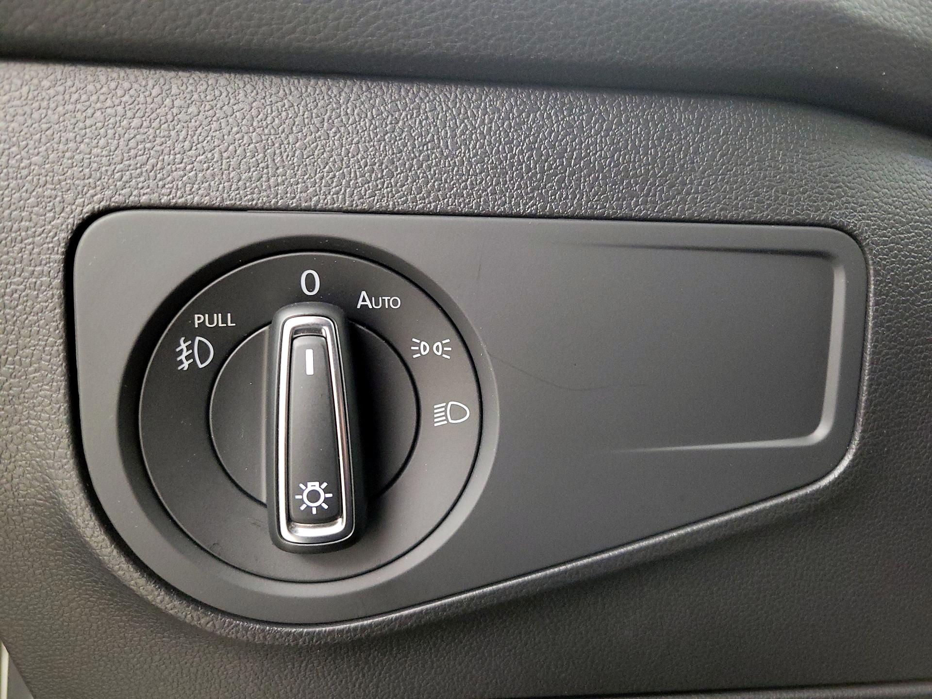 Thumbnail: 2021 Volkswagen Tiguan - 13