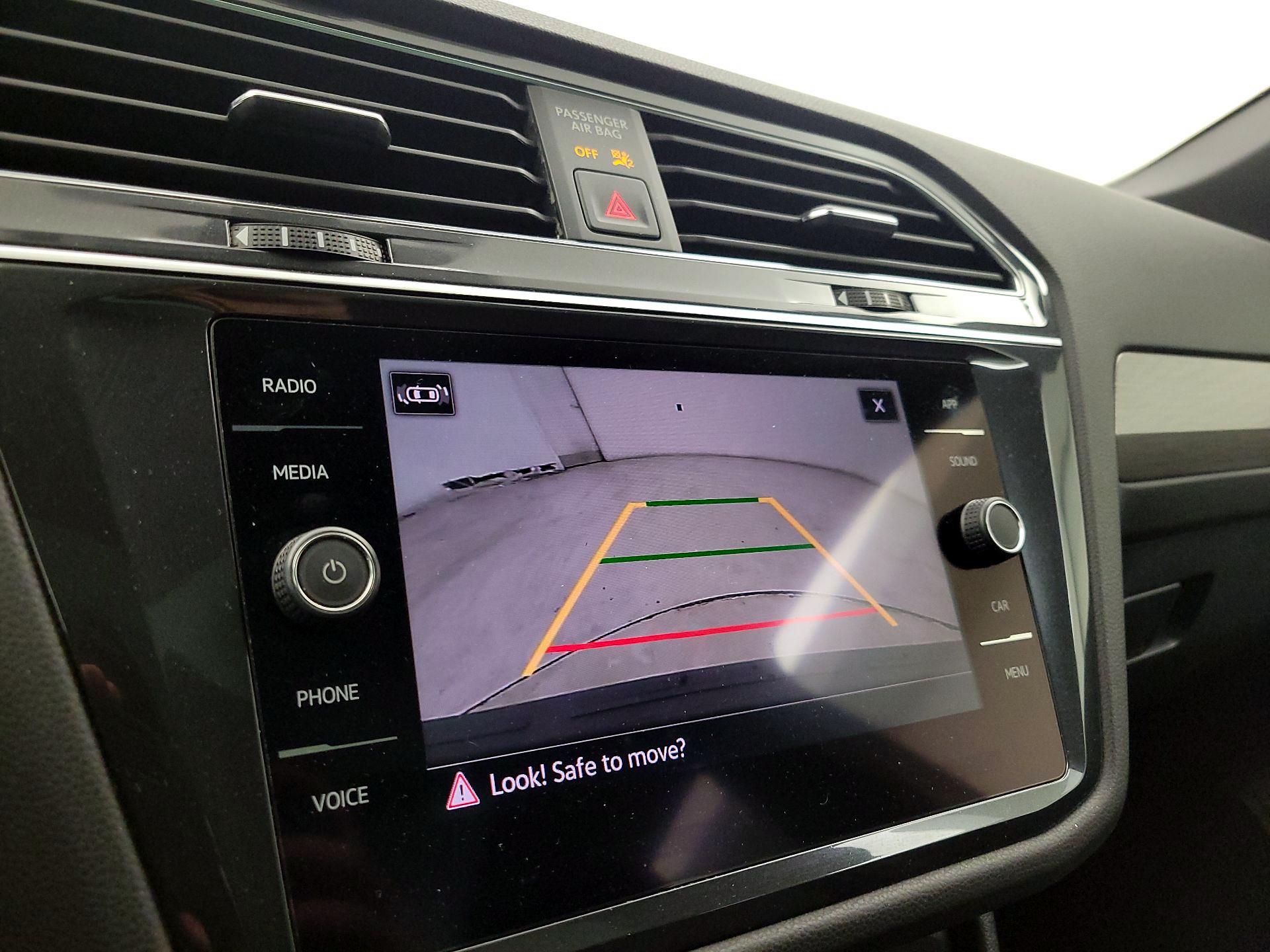 Thumbnail: 2021 Volkswagen Tiguan - 14